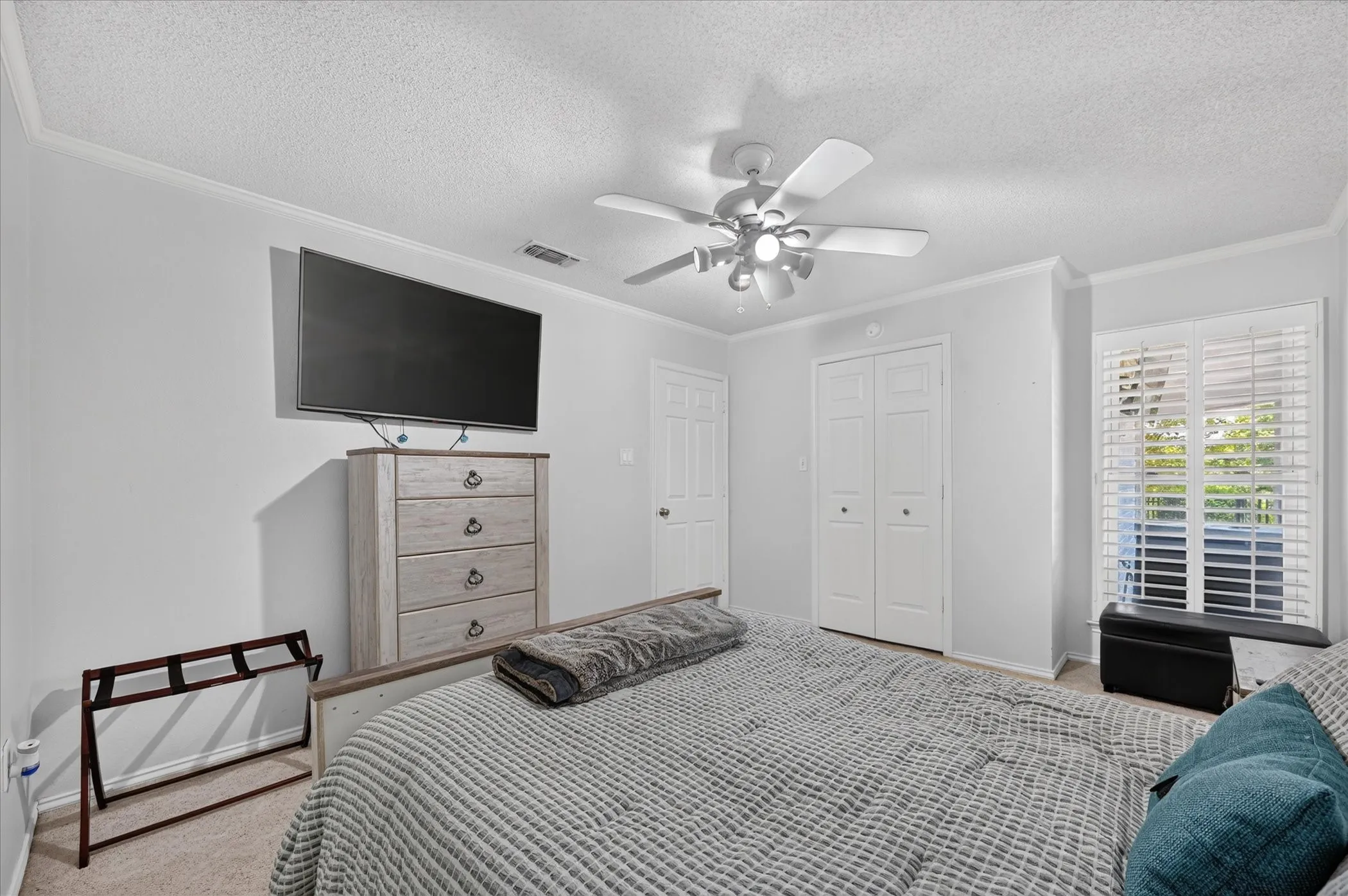 Single Family Residence For Sale in Tarrant County , 7624 Skylake Drive, Fort Worth, Texas 76179, 3 Bedroom, 3 Bathroom, 2 Garage spaces, 3,123 Sqft, built in 1985, mls#21382366, Real Estate Agent in Fort Worth, Homes For Sale in Tarrant county, Homes For Sale in Fort Worth, Realtor in Fort Worth Texas, Real Estate Brokerage Independent Realty Texas, Luminita Cordes Realtor