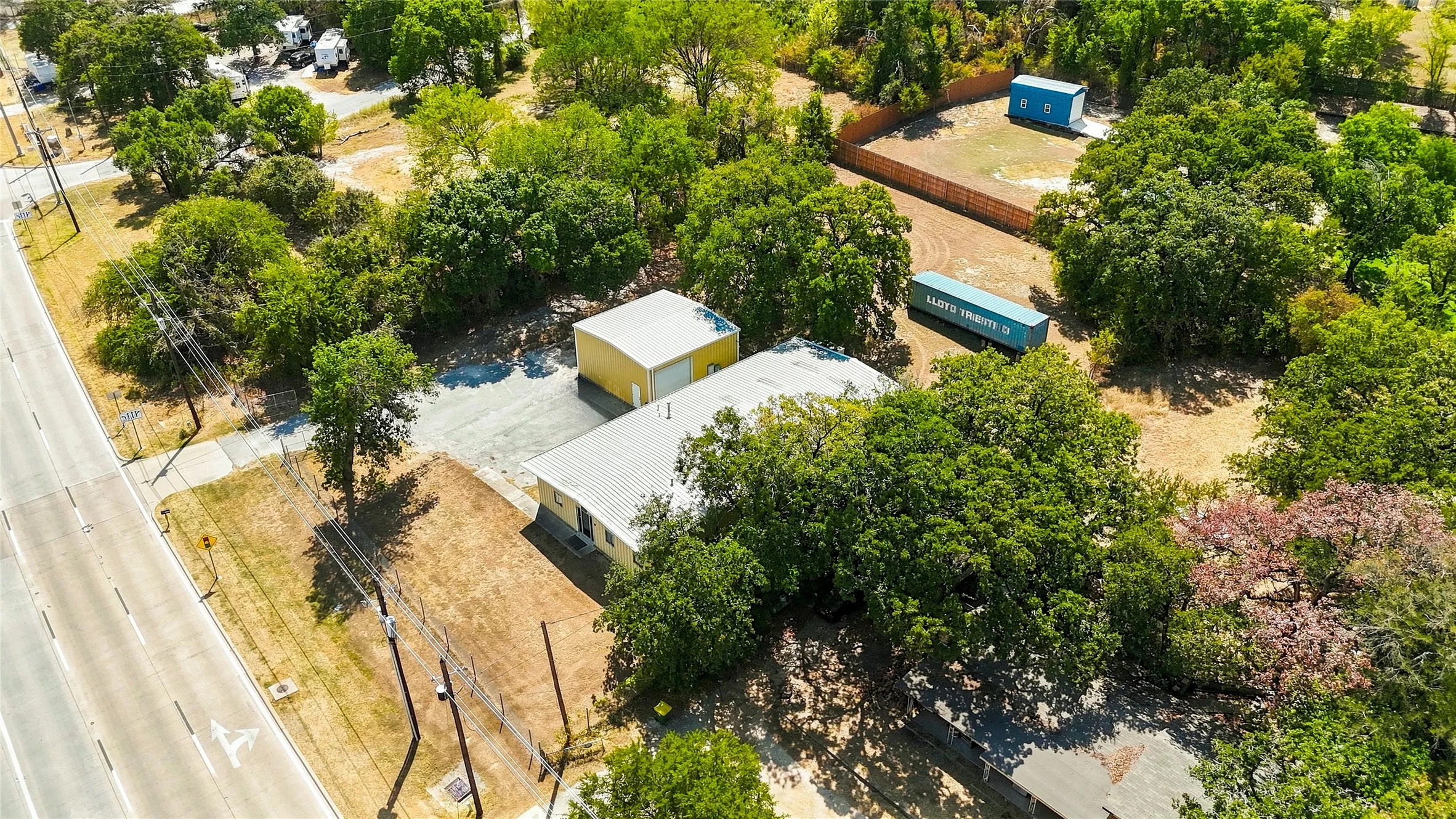 Business For Sale in Tarrant County , 1520 Southeast Parkway, Azle, Texas 76020, 0, 0, Garage spaces, 4,180 Sqft, built in 1996, mls#21364086, Real Estate Agent in Azle, Homes For Sale in Tarrant county, Homes For Sale in Azle, Realtor in Azle Texas, Real Estate Brokerage Independent Realty Texas, Luminita Cordes Realtor
