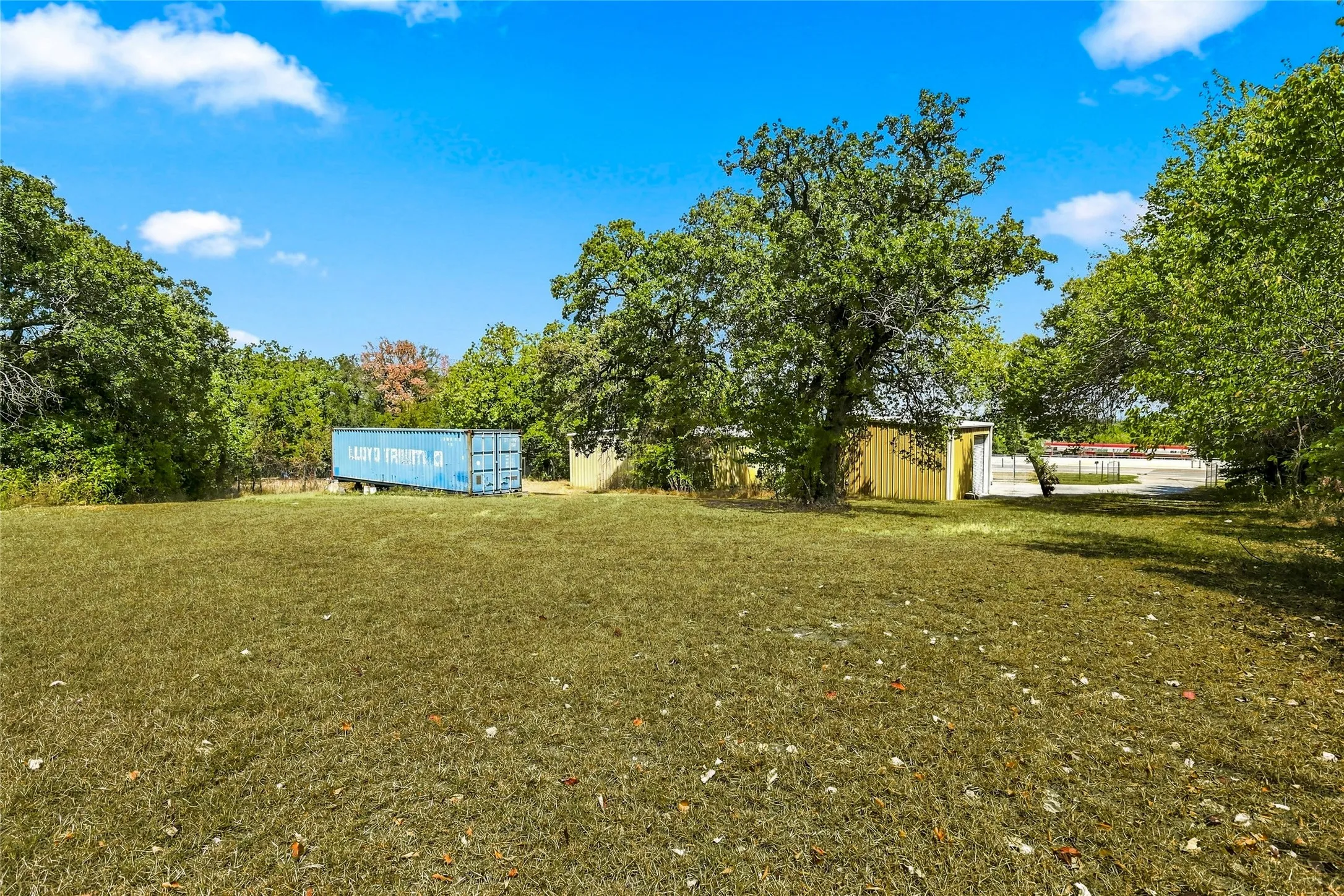 Business For Sale in Tarrant County , 1520 Southeast Parkway, Azle, Texas 76020, 0, 0, Garage spaces, 4,180 Sqft, built in 1996, mls#21364086, Real Estate Agent in Azle, Homes For Sale in Tarrant county, Homes For Sale in Azle, Realtor in Azle Texas, Real Estate Brokerage Independent Realty Texas, Luminita Cordes Realtor