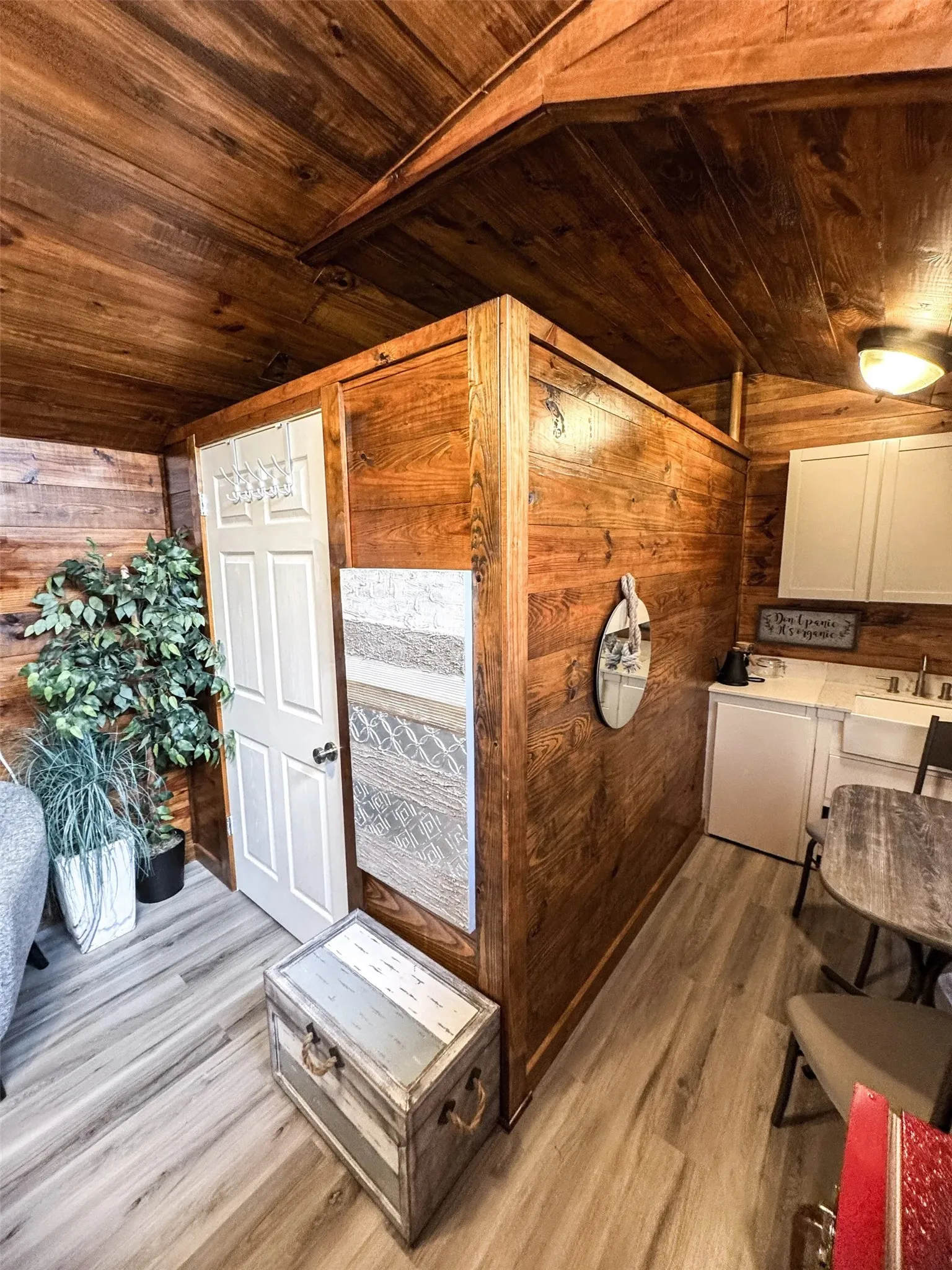 Manufactured Home For Sale in Marion County , 2924 Us-59, Jefferson, Texas 75657, 3 Bedroom, 2 Bathroom, Garage spaces, 1,560 Sqft, built in 2020, mls#21383356, Real Estate Agent in Jefferson, Homes For Sale in Marion county, Homes For Sale in Jefferson, Realtor in Jefferson Texas, Real Estate Brokerage Independent Realty Texas, Luminita Cordes Realtor