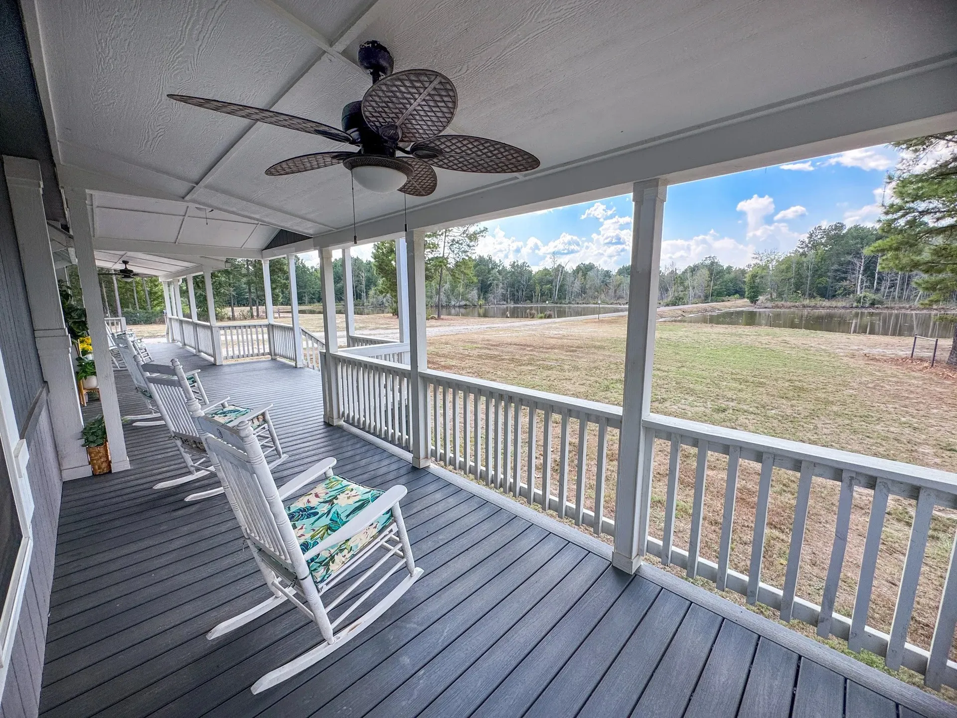 Manufactured Home For Sale in Marion County , 2924 Us-59, Jefferson, Texas 75657, 3 Bedroom, 2 Bathroom, Garage spaces, 1,560 Sqft, built in 2020, mls#21383356, Real Estate Agent in Jefferson, Homes For Sale in Marion county, Homes For Sale in Jefferson, Realtor in Jefferson Texas, Real Estate Brokerage Independent Realty Texas, Luminita Cordes Realtor