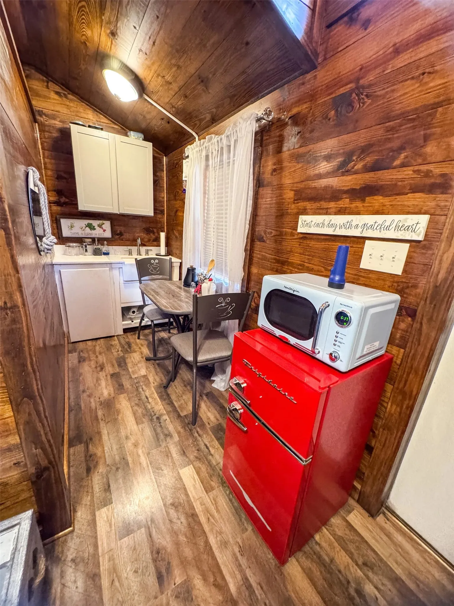 Manufactured Home For Sale in Marion County , 2924 Us-59, Jefferson, Texas 75657, 3 Bedroom, 2 Bathroom, Garage spaces, 1,560 Sqft, built in 2020, mls#21383356, Real Estate Agent in Jefferson, Homes For Sale in Marion county, Homes For Sale in Jefferson, Realtor in Jefferson Texas, Real Estate Brokerage Independent Realty Texas, Luminita Cordes Realtor