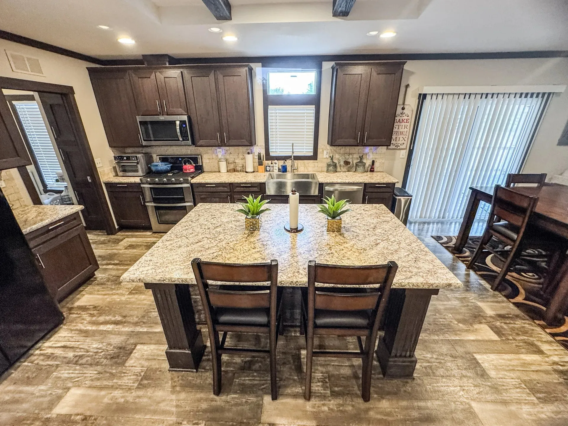 Manufactured Home For Sale in Marion County , 2924 Us-59, Jefferson, Texas 75657, 3 Bedroom, 2 Bathroom, Garage spaces, 1,560 Sqft, built in 2020, mls#21383356, Real Estate Agent in Jefferson, Homes For Sale in Marion county, Homes For Sale in Jefferson, Realtor in Jefferson Texas, Real Estate Brokerage Independent Realty Texas, Luminita Cordes Realtor