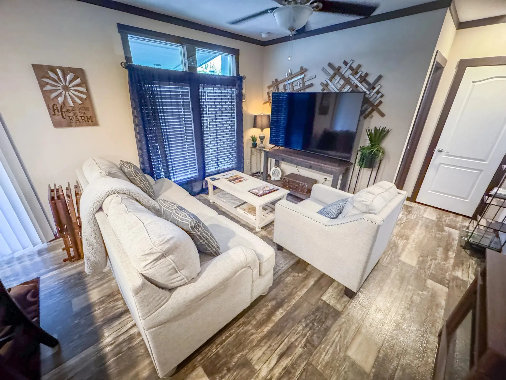 Manufactured Home For Sale in Marion County , 2924 Us-59, Jefferson, Texas 75657, 3 Bedroom, 2 Bathroom, Garage spaces, 1,560 Sqft, built in 2020, mls#21383356, Real Estate Agent in Jefferson, Homes For Sale in Marion county, Homes For Sale in Jefferson, Realtor in Jefferson Texas, Real Estate Brokerage Independent Realty Texas, Luminita Cordes Realtor