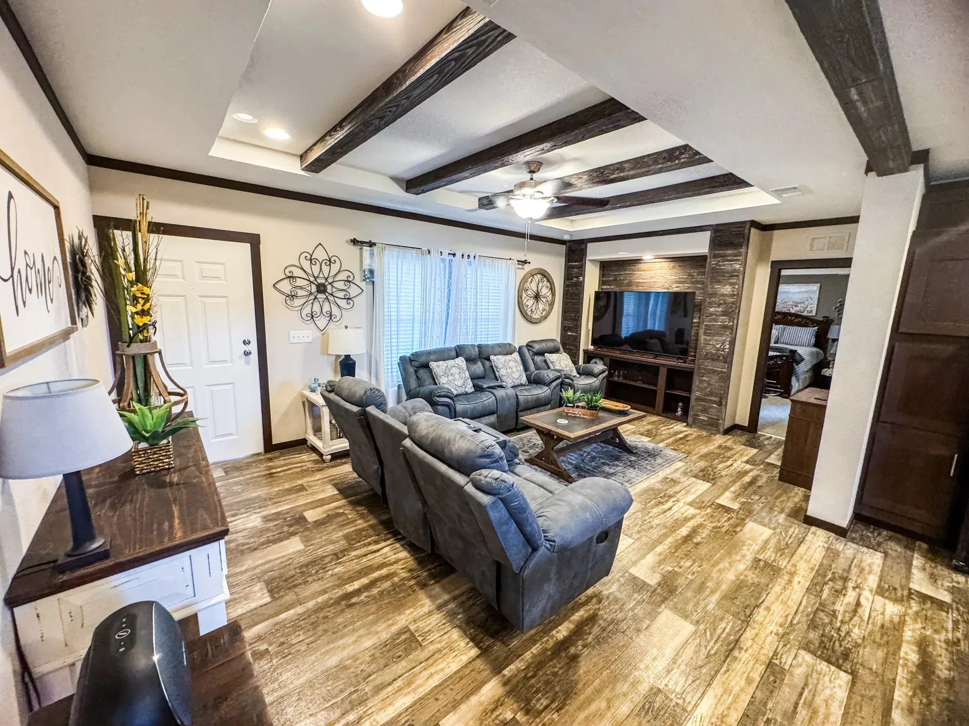 Manufactured Home For Sale in Marion County , 2924 Us-59, Jefferson, Texas 75657, 3 Bedroom, 2 Bathroom, Garage spaces, 1,560 Sqft, built in 2020, mls#21383356, Real Estate Agent in Jefferson, Homes For Sale in Marion county, Homes For Sale in Jefferson, Realtor in Jefferson Texas, Real Estate Brokerage Independent Realty Texas, Luminita Cordes Realtor