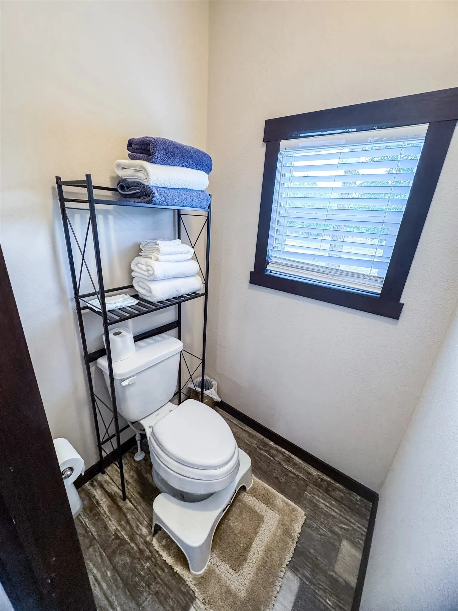 Manufactured Home For Sale in Marion County , 2924 Us-59, Jefferson, Texas 75657, 3 Bedroom, 2 Bathroom, Garage spaces, 1,560 Sqft, built in 2020, mls#21383356, Real Estate Agent in Jefferson, Homes For Sale in Marion county, Homes For Sale in Jefferson, Realtor in Jefferson Texas, Real Estate Brokerage Independent Realty Texas, Luminita Cordes Realtor
