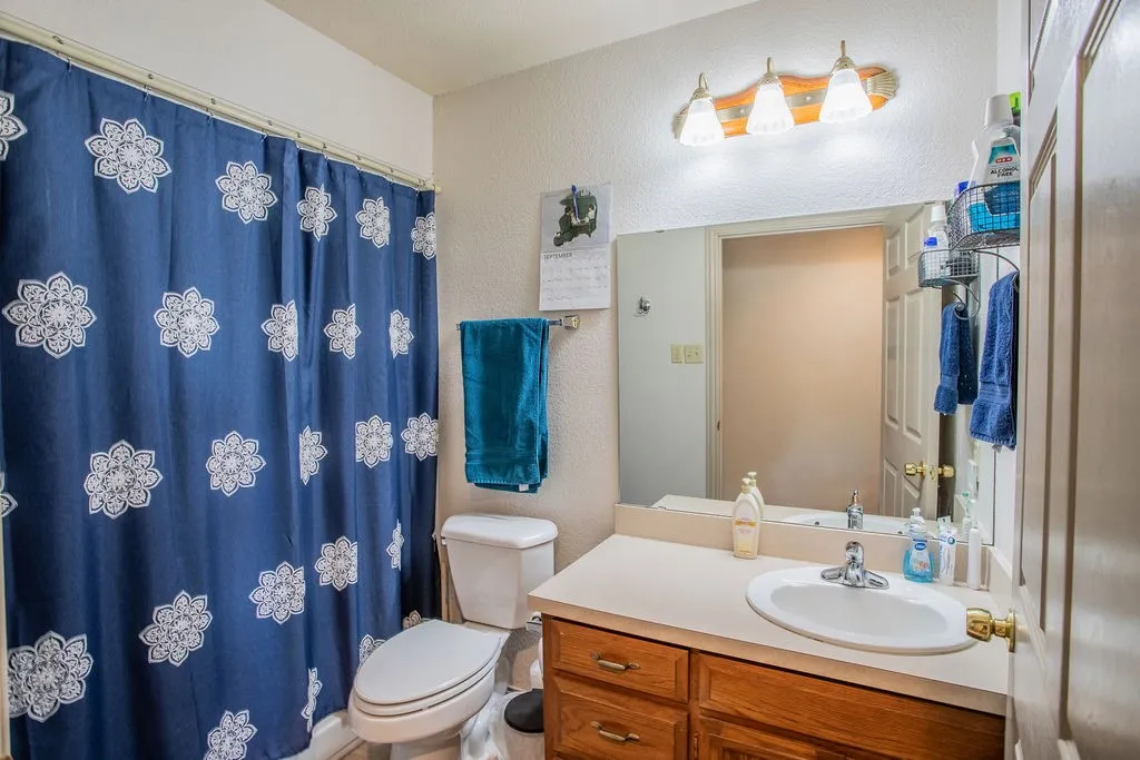 Single Family Residence For Sale in Shackelford County , 207 Roeser Street, Albany, Texas 76430, 5 Bedroom, 4 Bathroom, 2 Garage spaces, 3,010 Sqft, built in 2008, mls#21383359, Real Estate Agent in Albany, Homes For Sale in Shackelford county, Homes For Sale in Albany, Realtor in Albany Texas, Real Estate Brokerage Independent Realty Texas, Luminita Cordes Realtor