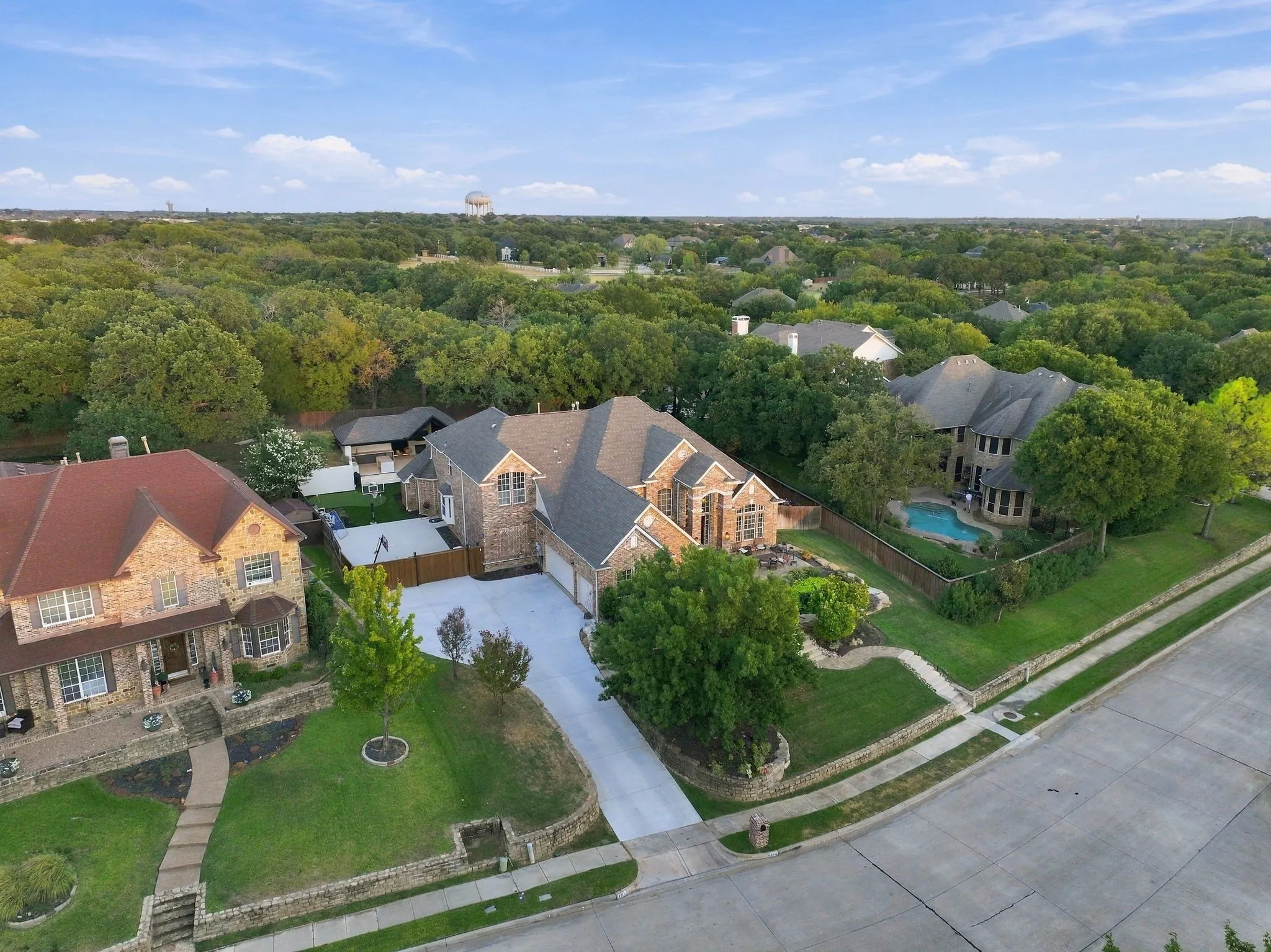 Single Family Residence For Sale in Tarrant County , 1211 Wellington Drive, Keller, Texas 76248, 4 Bedroom, 4 Bathroom, 3 Garage spaces, 4,394 Sqft, built in 2000, mls#21345850, Real Estate Agent in Keller, Homes For Sale in Tarrant county, Homes For Sale in Keller, Realtor in Keller Texas, Real Estate Brokerage Independent Realty Texas, Luminita Cordes Realtor