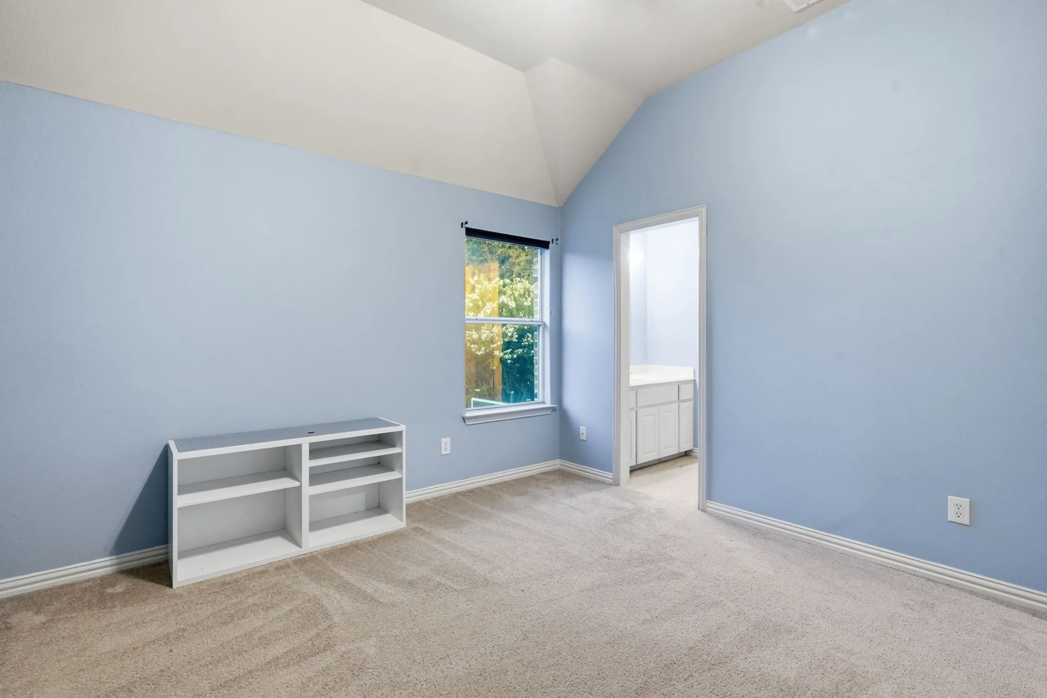 Single Family Residence For Sale in Tarrant County , 1211 Wellington Drive, Keller, Texas 76248, 4 Bedroom, 4 Bathroom, 3 Garage spaces, 4,394 Sqft, built in 2000, mls#21345850, Real Estate Agent in Keller, Homes For Sale in Tarrant county, Homes For Sale in Keller, Realtor in Keller Texas, Real Estate Brokerage Independent Realty Texas, Luminita Cordes Realtor