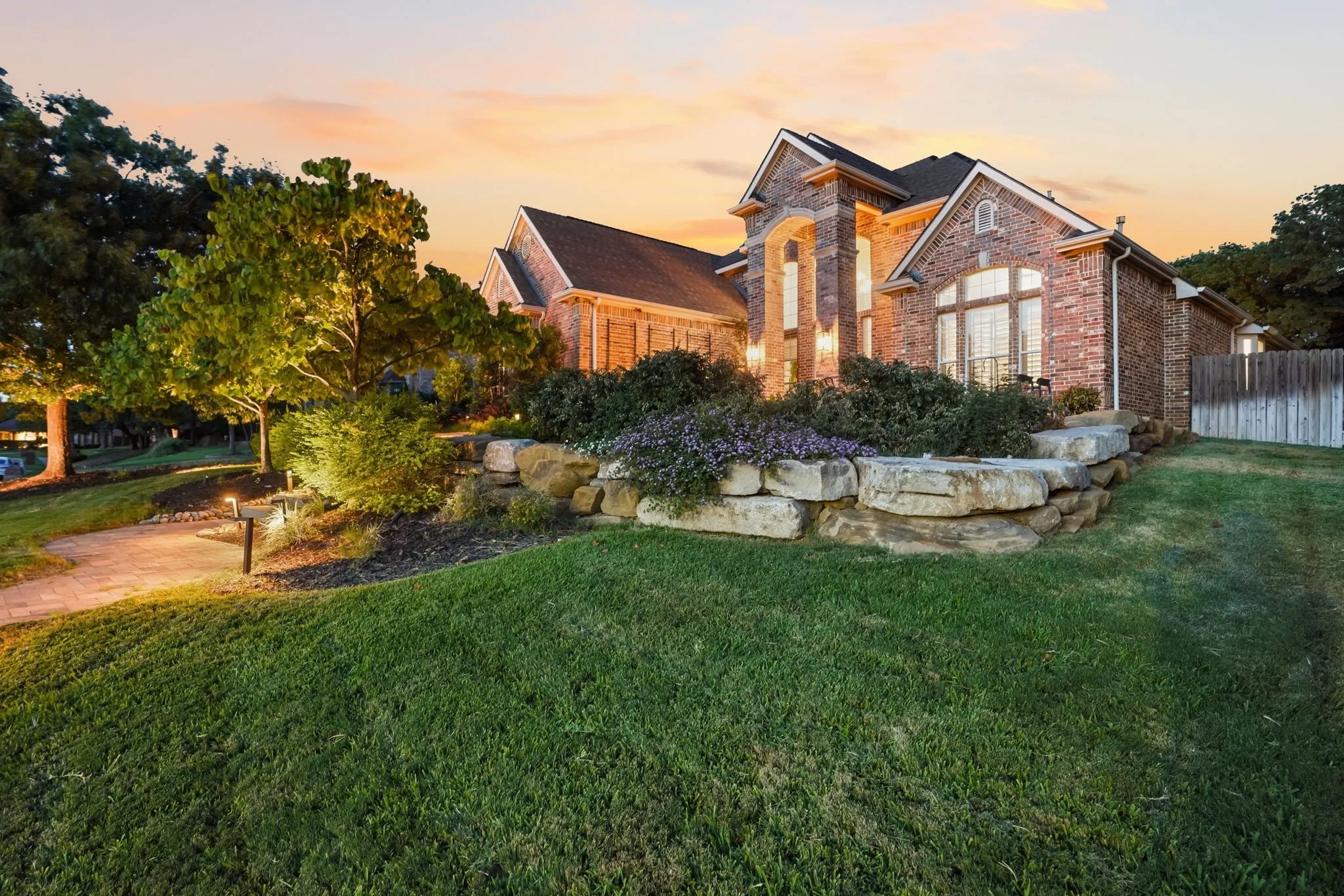 Single Family Residence For Sale in Tarrant County , 1211 Wellington Drive, Keller, Texas 76248, 4 Bedroom, 4 Bathroom, 3 Garage spaces, 4,394 Sqft, built in 2000, mls#21345850, Real Estate Agent in Keller, Homes For Sale in Tarrant county, Homes For Sale in Keller, Realtor in Keller Texas, Real Estate Brokerage Independent Realty Texas, Luminita Cordes Realtor