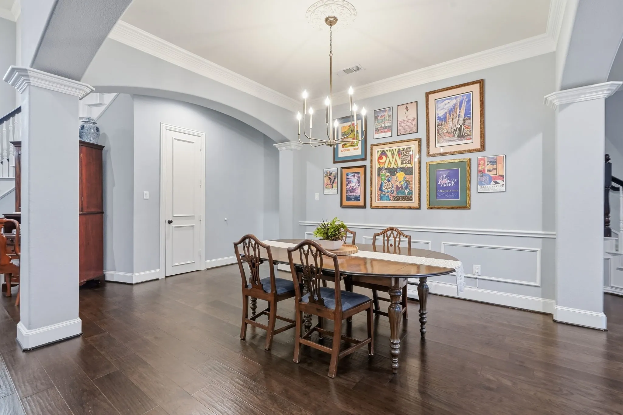 Single Family Residence For Sale in Tarrant County , 1211 Wellington Drive, Keller, Texas 76248, 4 Bedroom, 4 Bathroom, 3 Garage spaces, 4,394 Sqft, built in 2000, mls#21345850, Real Estate Agent in Keller, Homes For Sale in Tarrant county, Homes For Sale in Keller, Realtor in Keller Texas, Real Estate Brokerage Independent Realty Texas, Luminita Cordes Realtor