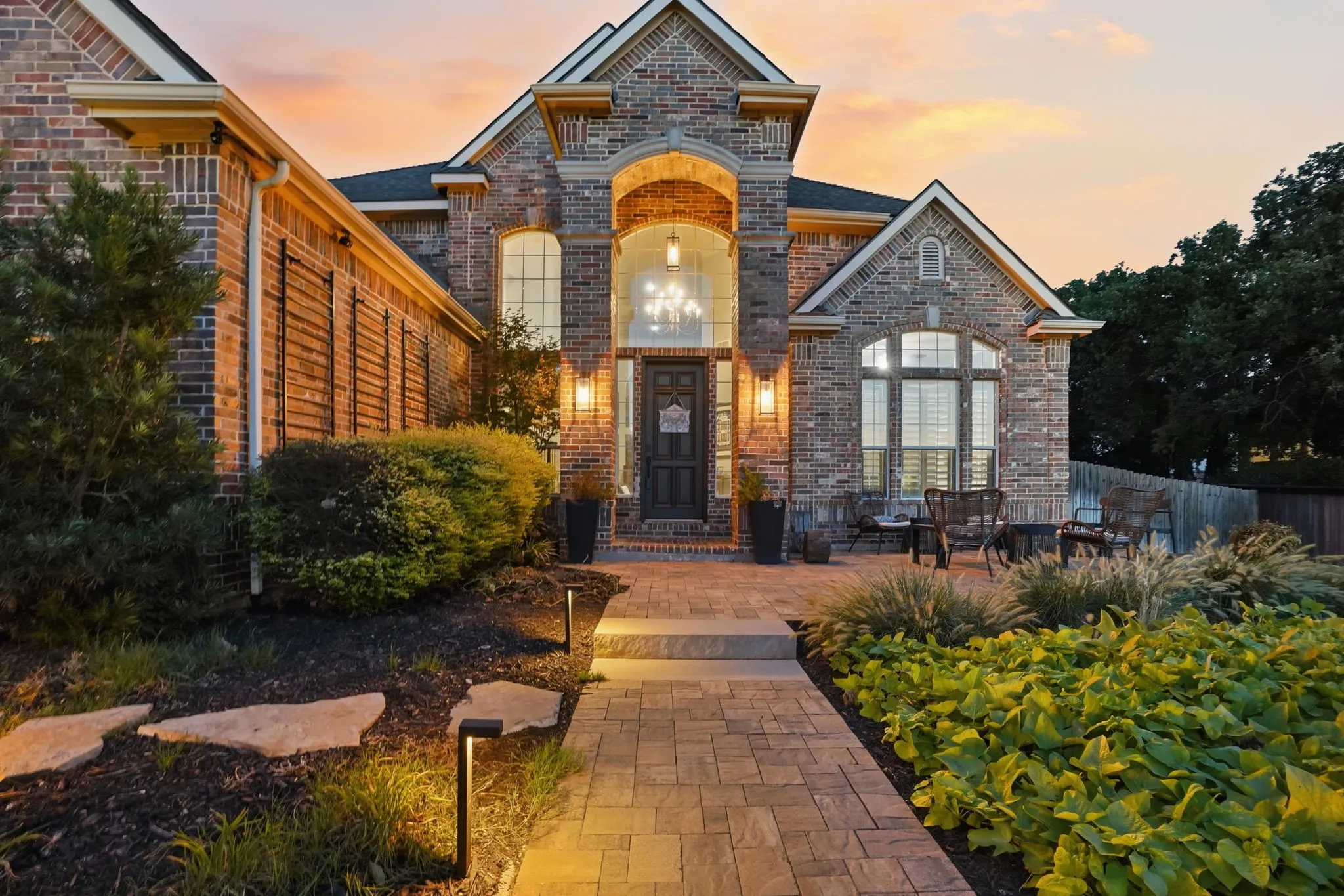 Single Family Residence For Sale in Tarrant County , 1211 Wellington Drive, Keller, Texas 76248, 4 Bedroom, 4 Bathroom, 3 Garage spaces, 4,394 Sqft, built in 2000, mls#21345850, Real Estate Agent in Keller, Homes For Sale in Tarrant county, Homes For Sale in Keller, Realtor in Keller Texas, Real Estate Brokerage Independent Realty Texas, Luminita Cordes Realtor