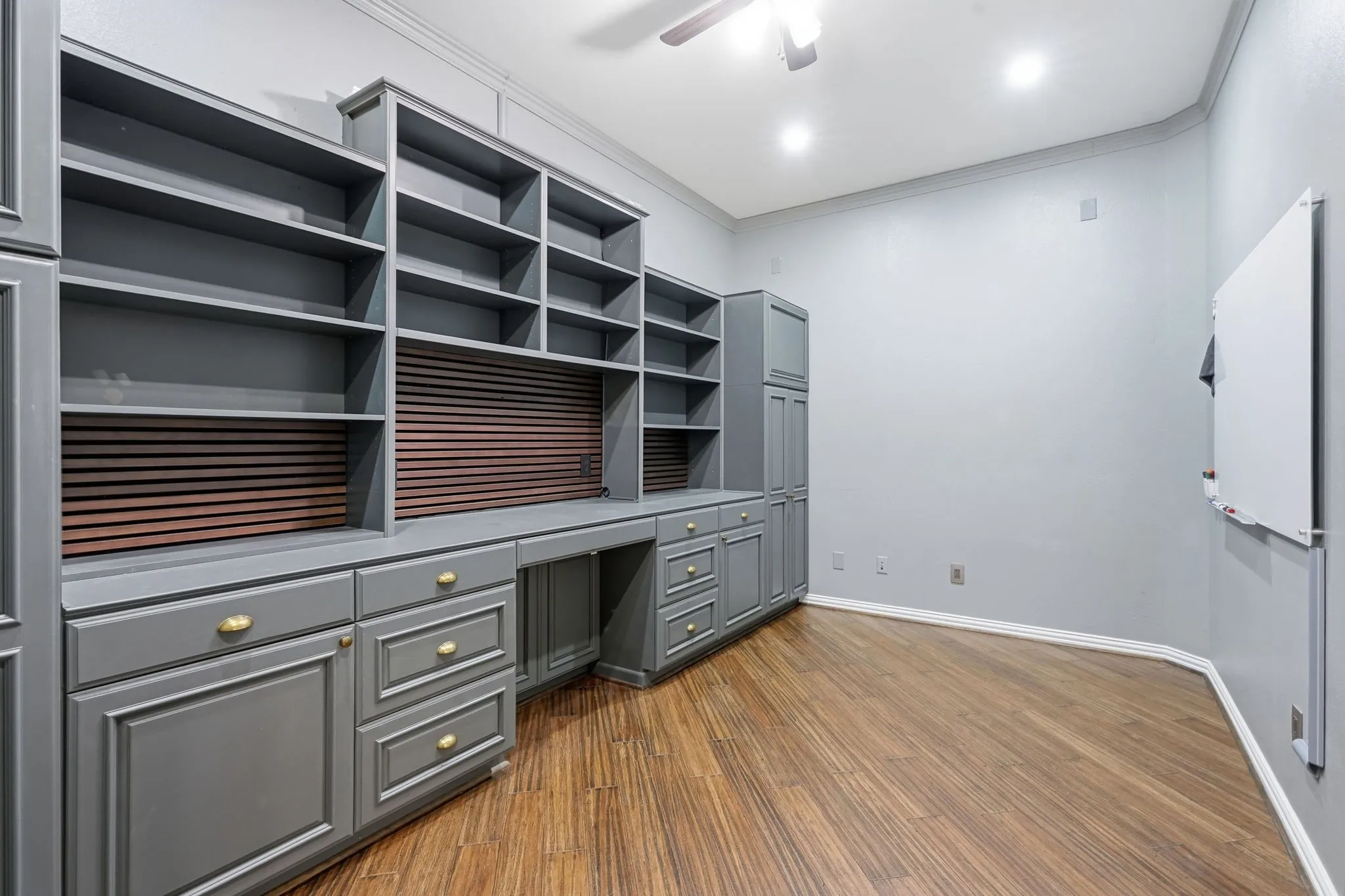 Single Family Residence For Sale in Tarrant County , 1211 Wellington Drive, Keller, Texas 76248, 4 Bedroom, 4 Bathroom, 3 Garage spaces, 4,394 Sqft, built in 2000, mls#21345850, Real Estate Agent in Keller, Homes For Sale in Tarrant county, Homes For Sale in Keller, Realtor in Keller Texas, Real Estate Brokerage Independent Realty Texas, Luminita Cordes Realtor