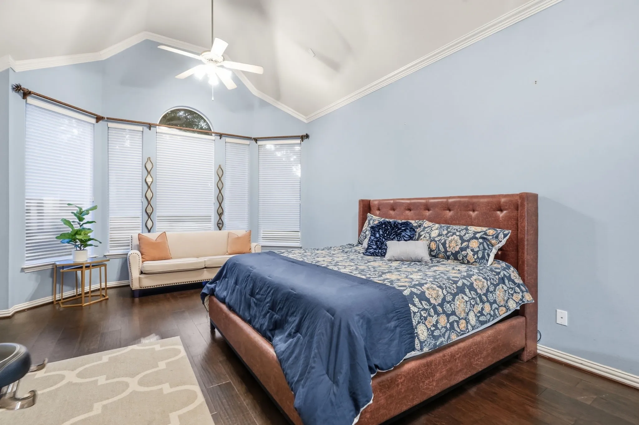 Single Family Residence For Sale in Tarrant County , 1211 Wellington Drive, Keller, Texas 76248, 4 Bedroom, 4 Bathroom, 3 Garage spaces, 4,394 Sqft, built in 2000, mls#21345850, Real Estate Agent in Keller, Homes For Sale in Tarrant county, Homes For Sale in Keller, Realtor in Keller Texas, Real Estate Brokerage Independent Realty Texas, Luminita Cordes Realtor
