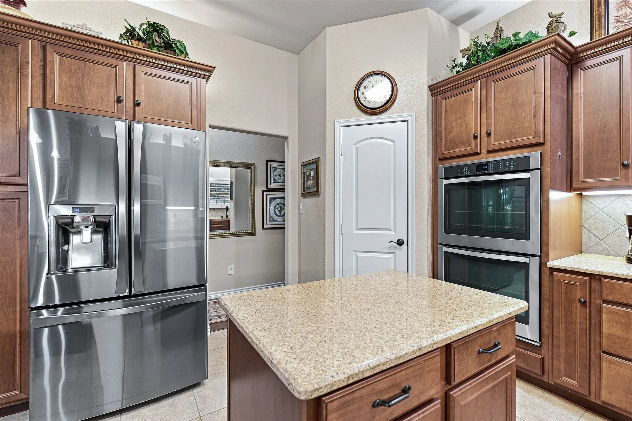 Single Family Residence For Sale in Grayson County , 3711 Heatherwood Lane, Sherman, Texas 75090, 3 Bedroom, 2 Bathroom, 2 Garage spaces, 2,436 Sqft, built in 2012, mls#21380045, Real Estate Agent in Sherman, Homes For Sale in Grayson county, Homes For Sale in Sherman, Realtor in Sherman Texas, Real Estate Brokerage Independent Realty Texas, Luminita Cordes Realtor