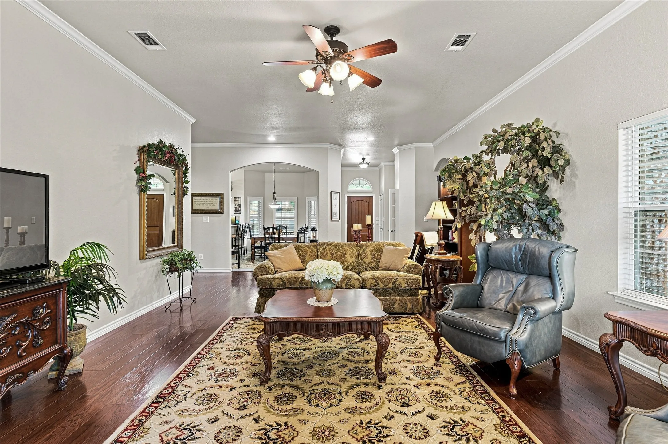 Single Family Residence For Sale in Grayson County , 3711 Heatherwood Lane, Sherman, Texas 75090, 3 Bedroom, 2 Bathroom, 2 Garage spaces, 2,436 Sqft, built in 2012, mls#21380045, Real Estate Agent in Sherman, Homes For Sale in Grayson county, Homes For Sale in Sherman, Realtor in Sherman Texas, Real Estate Brokerage Independent Realty Texas, Luminita Cordes Realtor