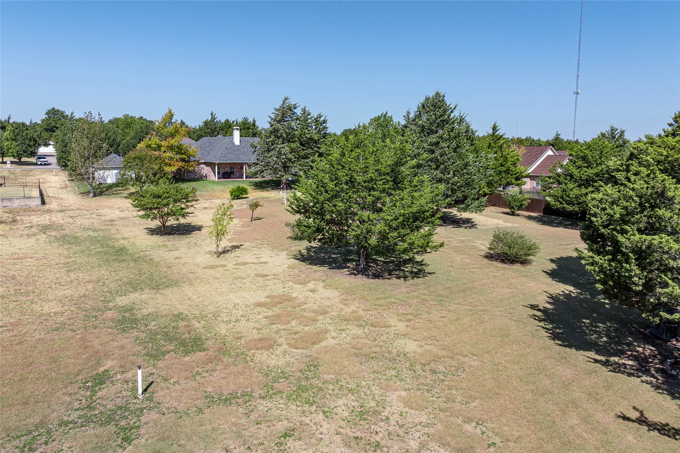 Single Family Residence For Sale in Grayson County , 3711 Heatherwood Lane, Sherman, Texas 75090, 3 Bedroom, 2 Bathroom, 2 Garage spaces, 2,436 Sqft, built in 2012, mls#21380045, Real Estate Agent in Sherman, Homes For Sale in Grayson county, Homes For Sale in Sherman, Realtor in Sherman Texas, Real Estate Brokerage Independent Realty Texas, Luminita Cordes Realtor