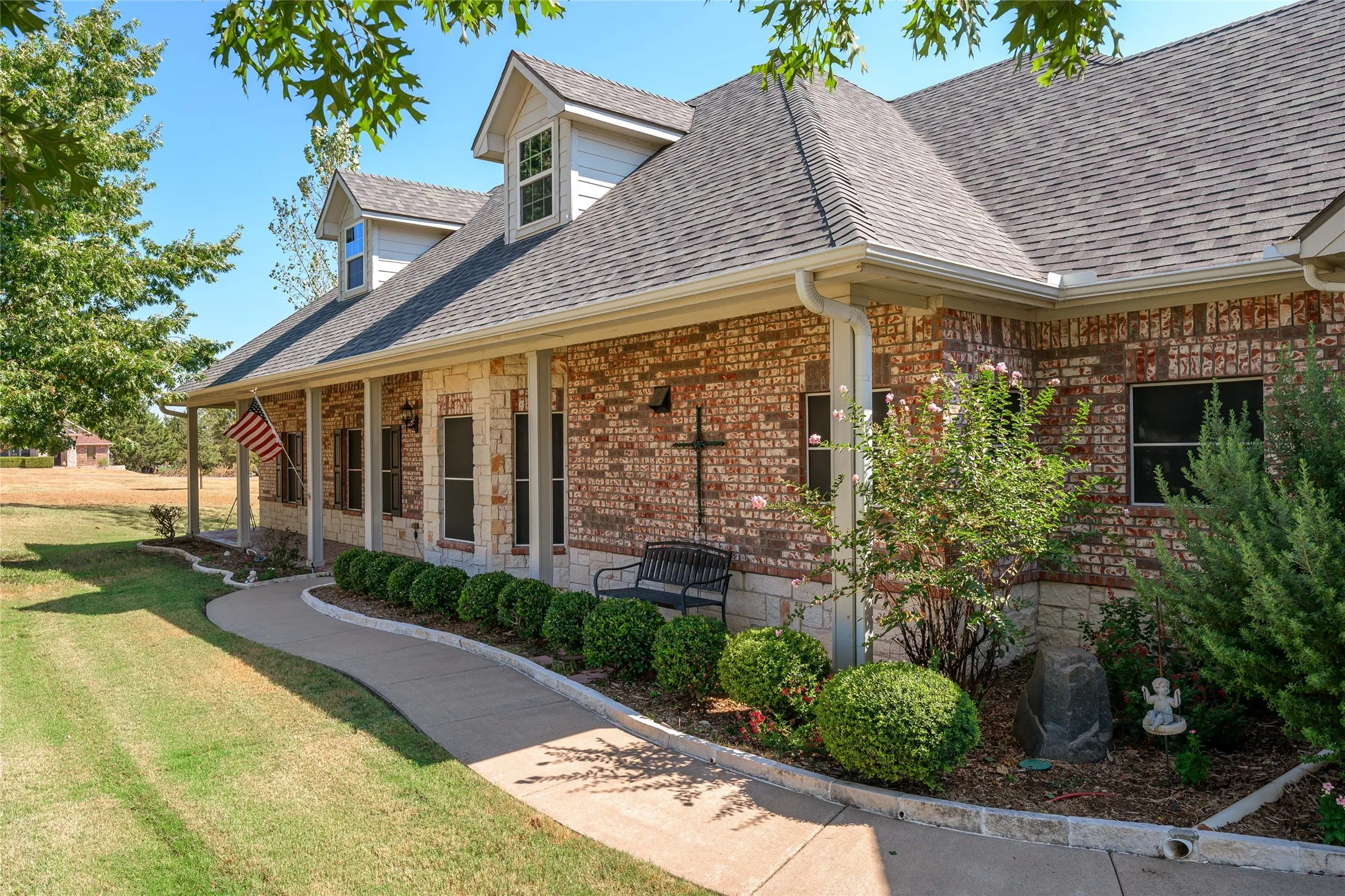 Single Family Residence For Sale in Grayson County , 3711 Heatherwood Lane, Sherman, Texas 75090, 3 Bedroom, 2 Bathroom, 2 Garage spaces, 2,436 Sqft, built in 2012, mls#21380045, Real Estate Agent in Sherman, Homes For Sale in Grayson county, Homes For Sale in Sherman, Realtor in Sherman Texas, Real Estate Brokerage Independent Realty Texas, Luminita Cordes Realtor