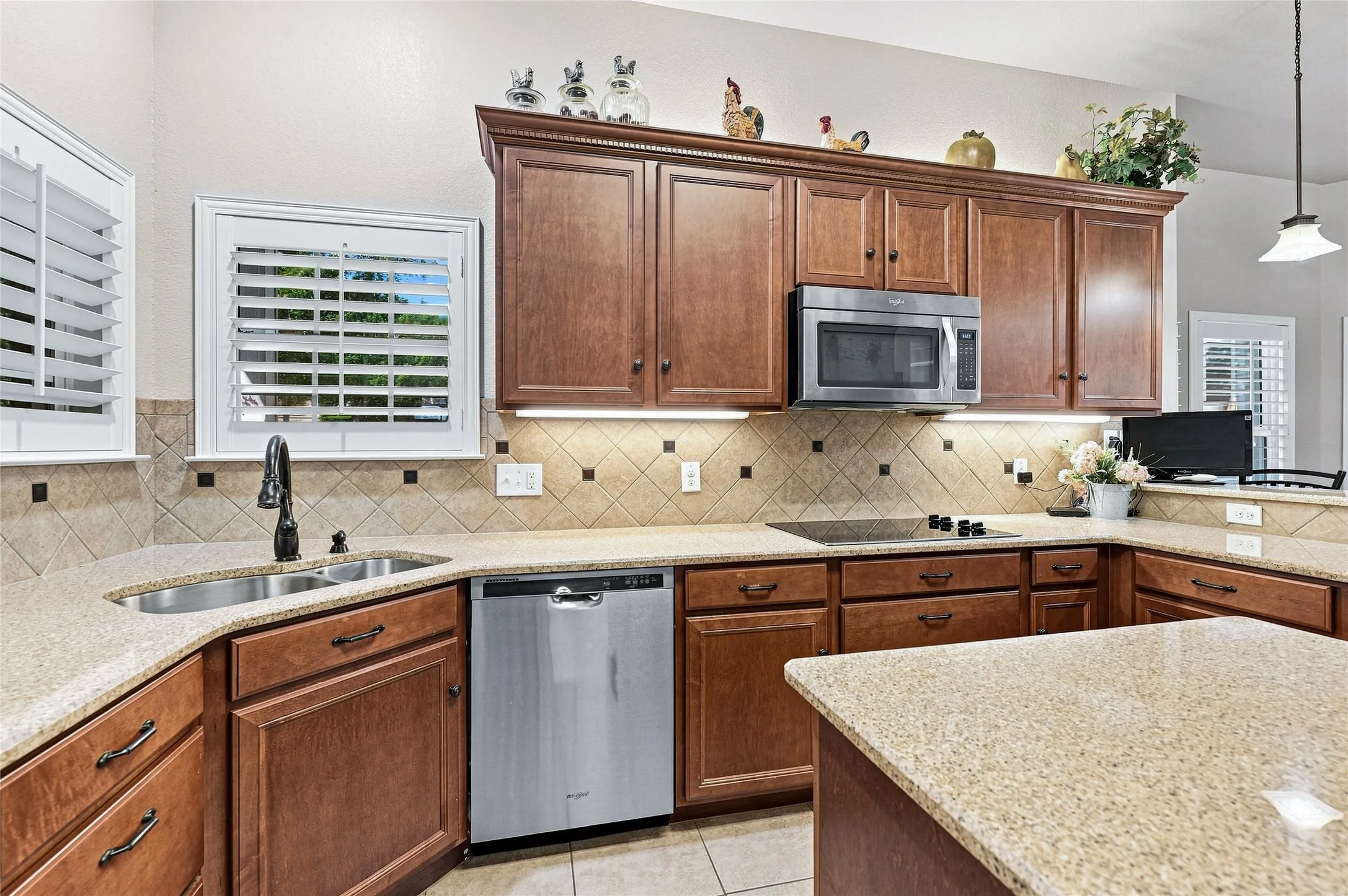 Single Family Residence For Sale in Grayson County , 3711 Heatherwood Lane, Sherman, Texas 75090, 3 Bedroom, 2 Bathroom, 2 Garage spaces, 2,436 Sqft, built in 2012, mls#21380045, Real Estate Agent in Sherman, Homes For Sale in Grayson county, Homes For Sale in Sherman, Realtor in Sherman Texas, Real Estate Brokerage Independent Realty Texas, Luminita Cordes Realtor