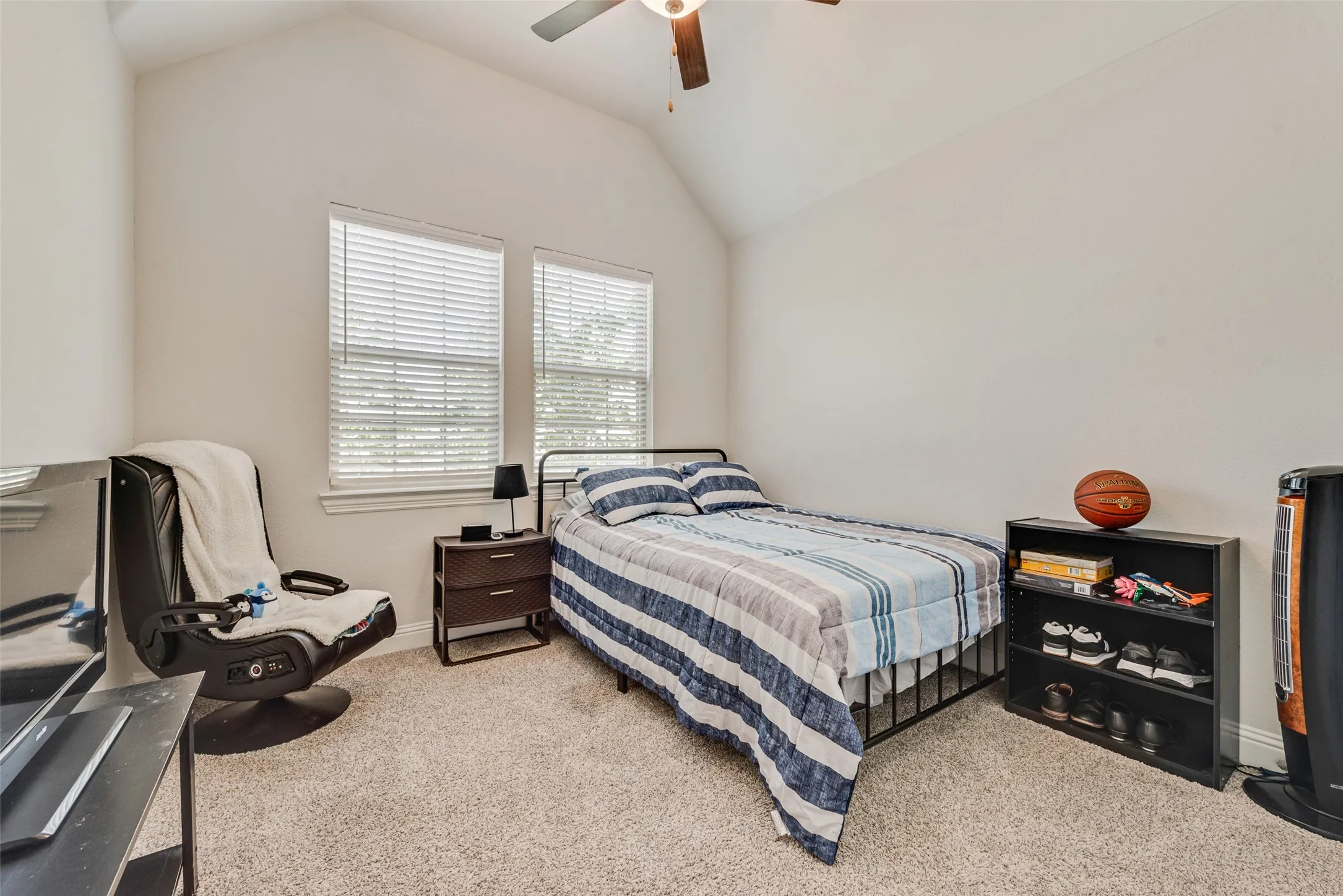 Front bedroom with 11 ft ceilings at 1721 Pattenson Trl, Haslet, TX 76052 in Wellington subdivision