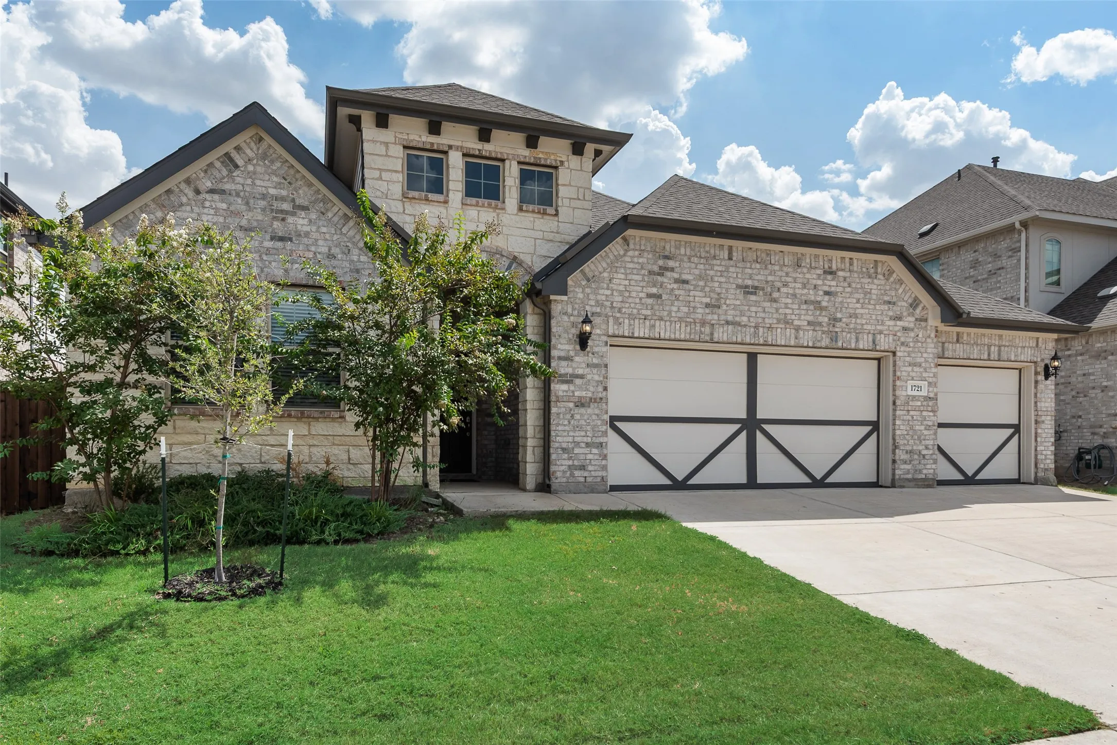 Single Family Residence For Sale in Tarrant County , 1721 Pattenson Trail, Fort Worth, Texas 76052, 4 Bedroom, 3 Bathroom, 3 Garage spaces, 2,201 Sqft, built in 2021, mls#21373513, Real Estate Agent in Fort Worth, Homes For Sale in Tarrant county, Homes For Sale in Fort Worth, Realtor in Fort Worth Texas, Real Estate Brokerage Independent Realty Texas, Luminita Cordes Realtor