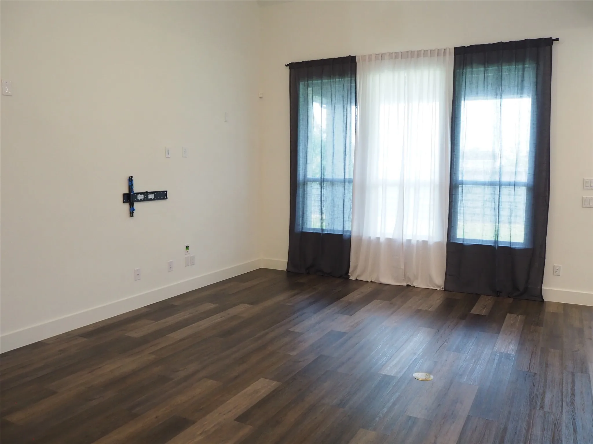 Single Family Residence For Rent in Denton County , 5009 Shadetree Street, Little Elm, Texas 76227, 4 Bedroom, 3 Bathroom, 2 Garage spaces, 2,602 Sqft, built in 2022, mls#21383368, Real Estate Agent in Little Elm, Homes For Rent in Denton county, Homes For Rent in Little Elm, Realtor in Little Elm Texas, Real Estate Brokerage Independent Realty Texas, Luminita Cordes Realtor