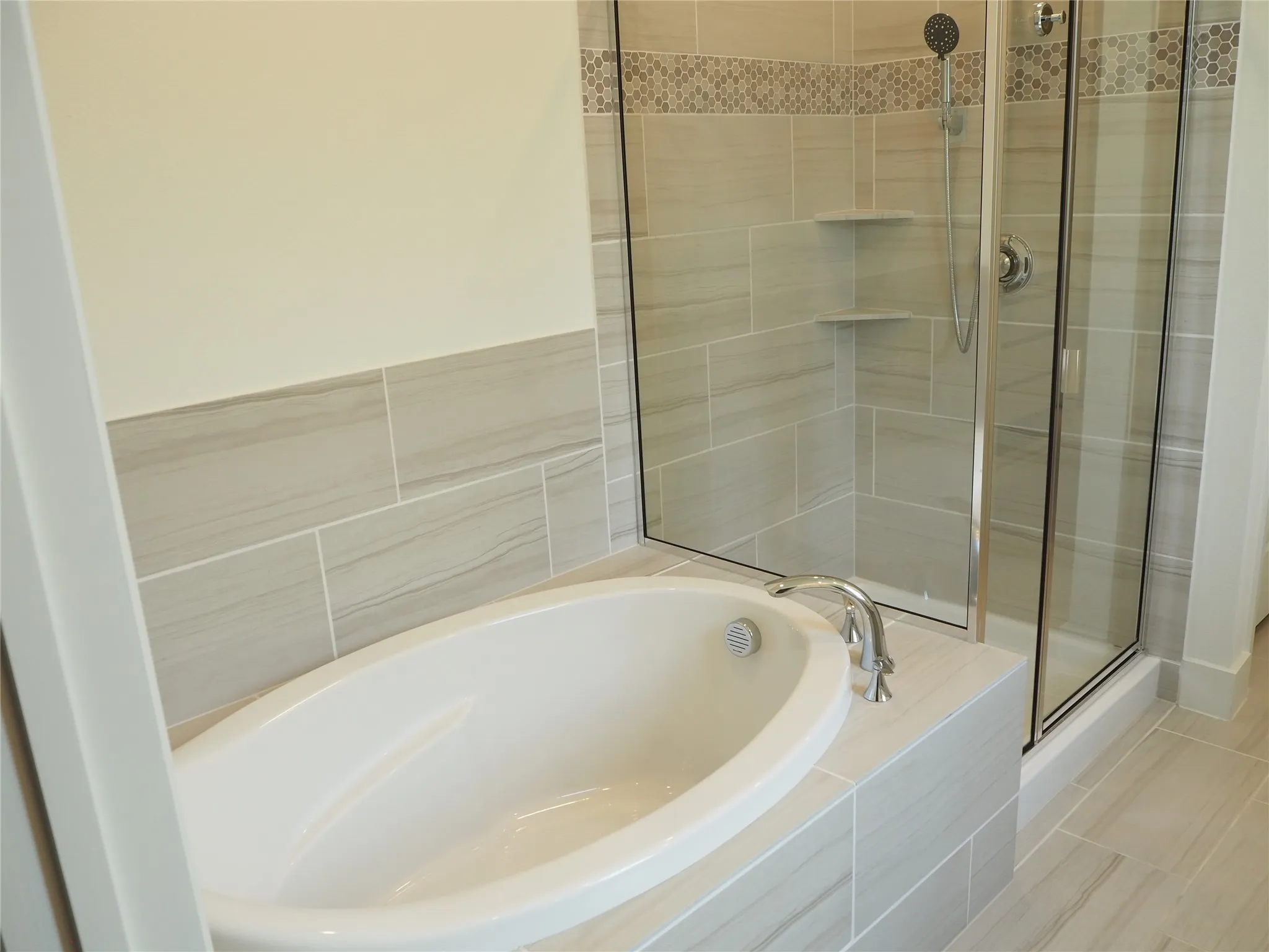 Single Family Residence For Rent in Denton County , 5009 Shadetree Street, Little Elm, Texas 76227, 4 Bedroom, 3 Bathroom, 2 Garage spaces, 2,602 Sqft, built in 2022, mls#21383368, Real Estate Agent in Little Elm, Homes For Rent in Denton county, Homes For Rent in Little Elm, Realtor in Little Elm Texas, Real Estate Brokerage Independent Realty Texas, Luminita Cordes Realtor