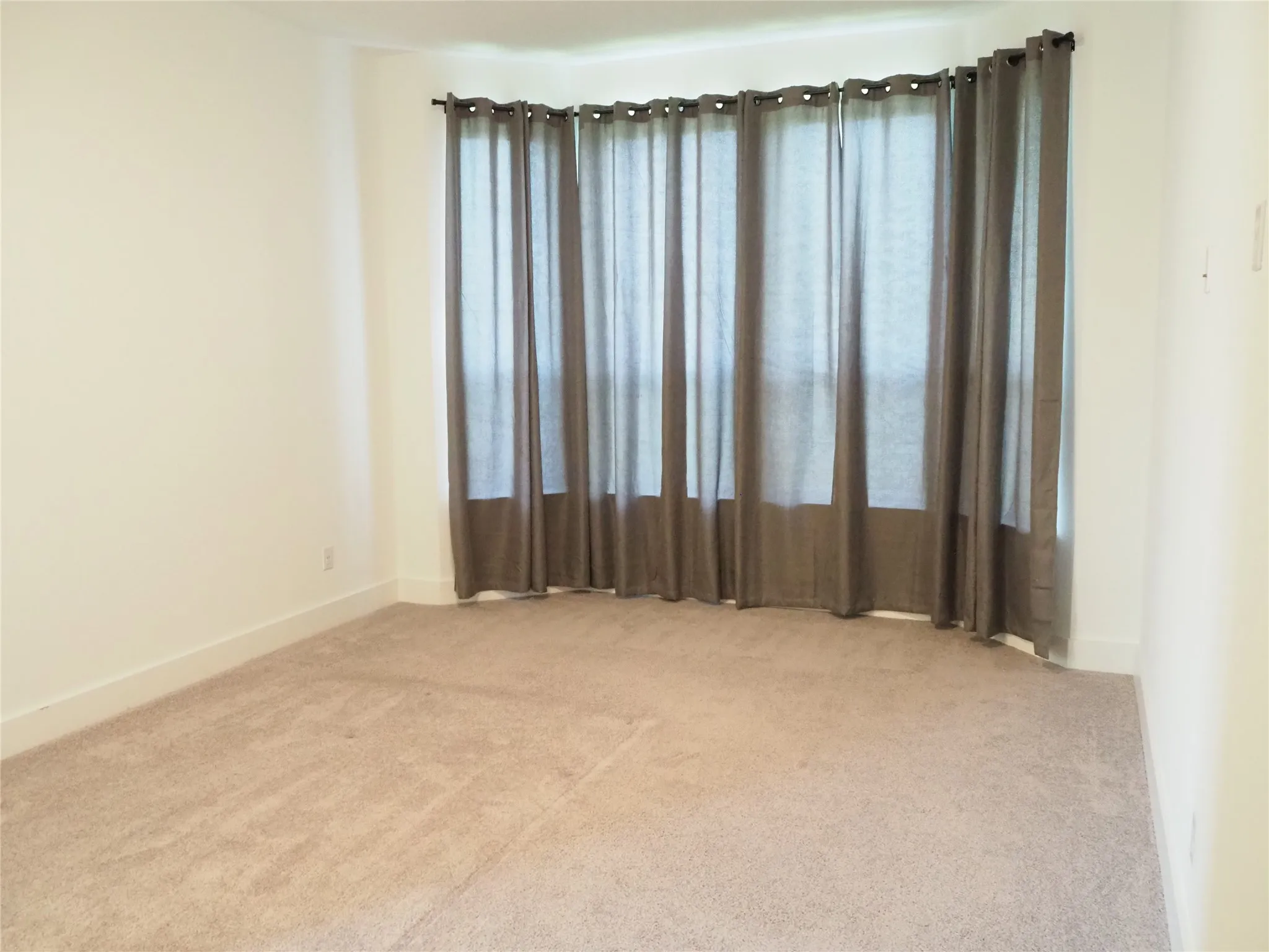 Single Family Residence For Rent in Denton County , 5009 Shadetree Street, Little Elm, Texas 76227, 4 Bedroom, 3 Bathroom, 2 Garage spaces, 2,602 Sqft, built in 2022, mls#21383368, Real Estate Agent in Little Elm, Homes For Rent in Denton county, Homes For Rent in Little Elm, Realtor in Little Elm Texas, Real Estate Brokerage Independent Realty Texas, Luminita Cordes Realtor