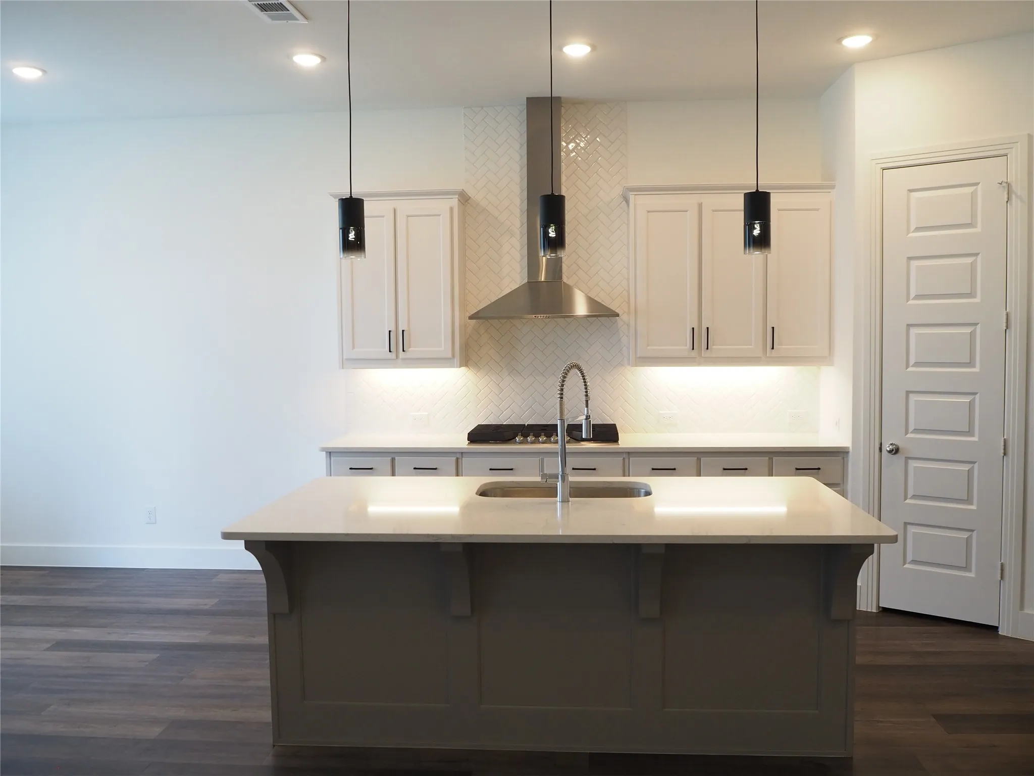 Single Family Residence For Rent in Denton County , 5009 Shadetree Street, Little Elm, Texas 76227, 4 Bedroom, 3 Bathroom, 2 Garage spaces, 2,602 Sqft, built in 2022, mls#21383368, Real Estate Agent in Little Elm, Homes For Rent in Denton county, Homes For Rent in Little Elm, Realtor in Little Elm Texas, Real Estate Brokerage Independent Realty Texas, Luminita Cordes Realtor