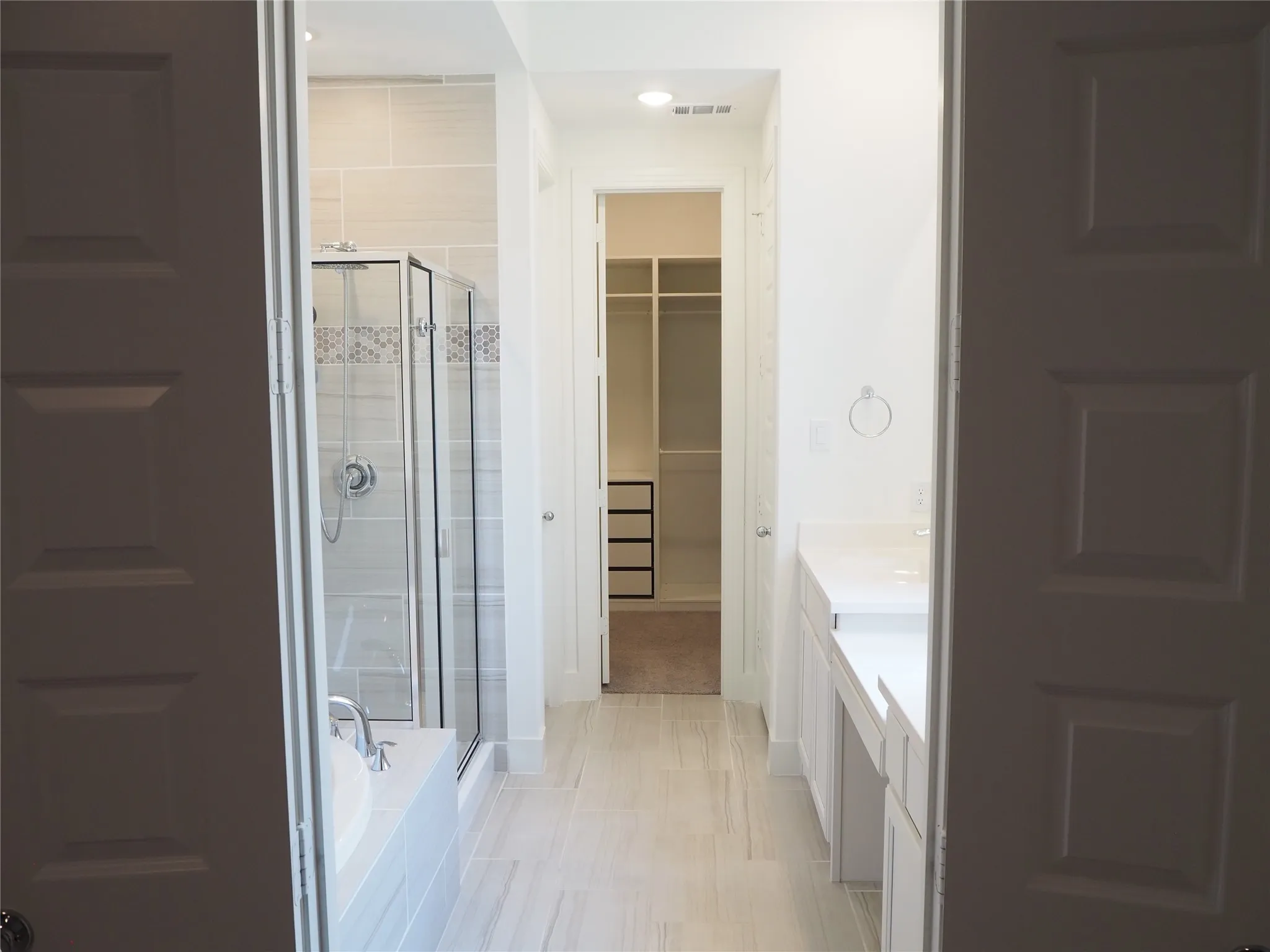 Single Family Residence For Rent in Denton County , 5009 Shadetree Street, Little Elm, Texas 76227, 4 Bedroom, 3 Bathroom, 2 Garage spaces, 2,602 Sqft, built in 2022, mls#21383368, Real Estate Agent in Little Elm, Homes For Rent in Denton county, Homes For Rent in Little Elm, Realtor in Little Elm Texas, Real Estate Brokerage Independent Realty Texas, Luminita Cordes Realtor