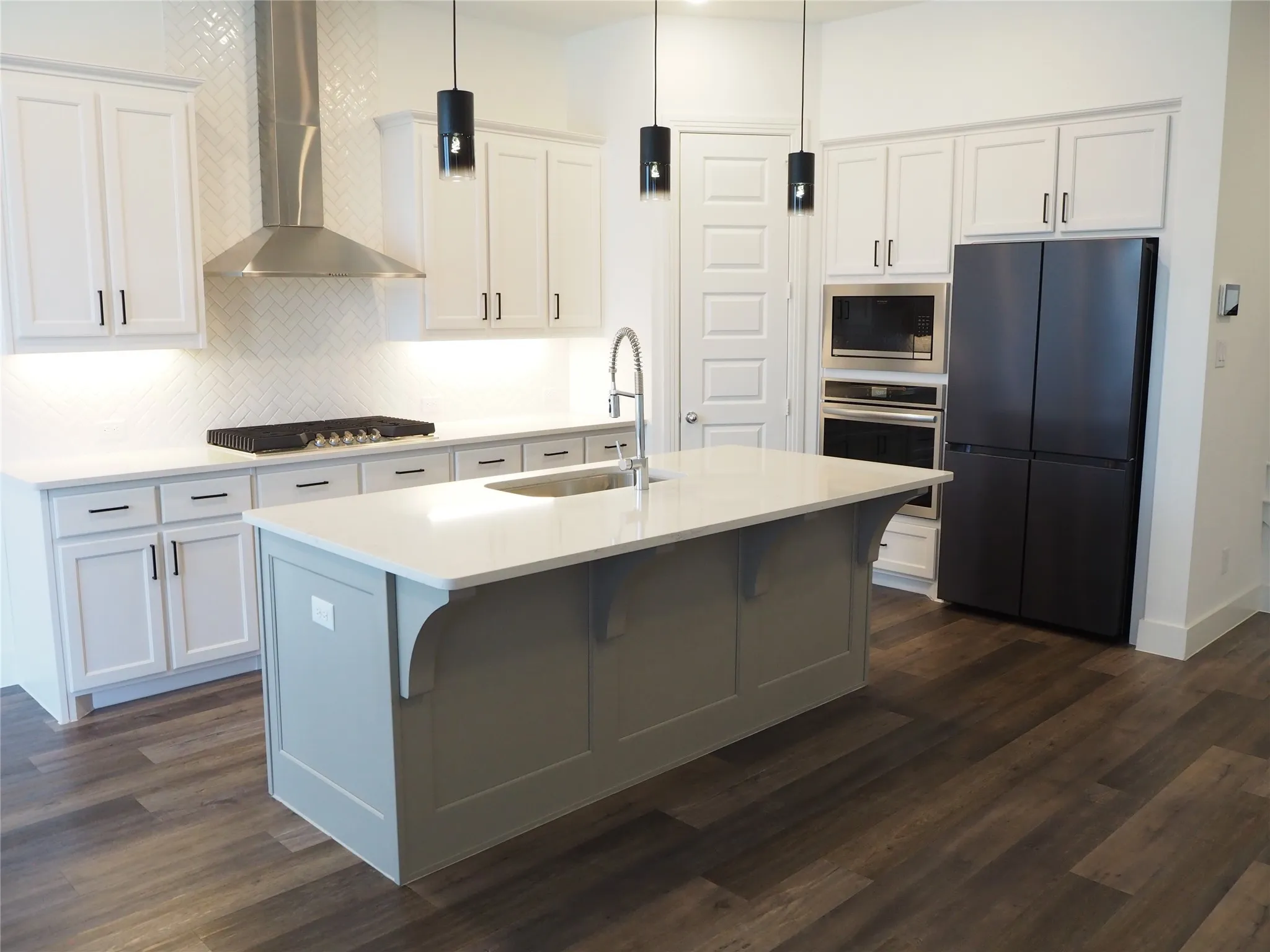 Single Family Residence For Rent in Denton County , 5009 Shadetree Street, Little Elm, Texas 76227, 4 Bedroom, 3 Bathroom, 2 Garage spaces, 2,602 Sqft, built in 2022, mls#21383368, Real Estate Agent in Little Elm, Homes For Rent in Denton county, Homes For Rent in Little Elm, Realtor in Little Elm Texas, Real Estate Brokerage Independent Realty Texas, Luminita Cordes Realtor