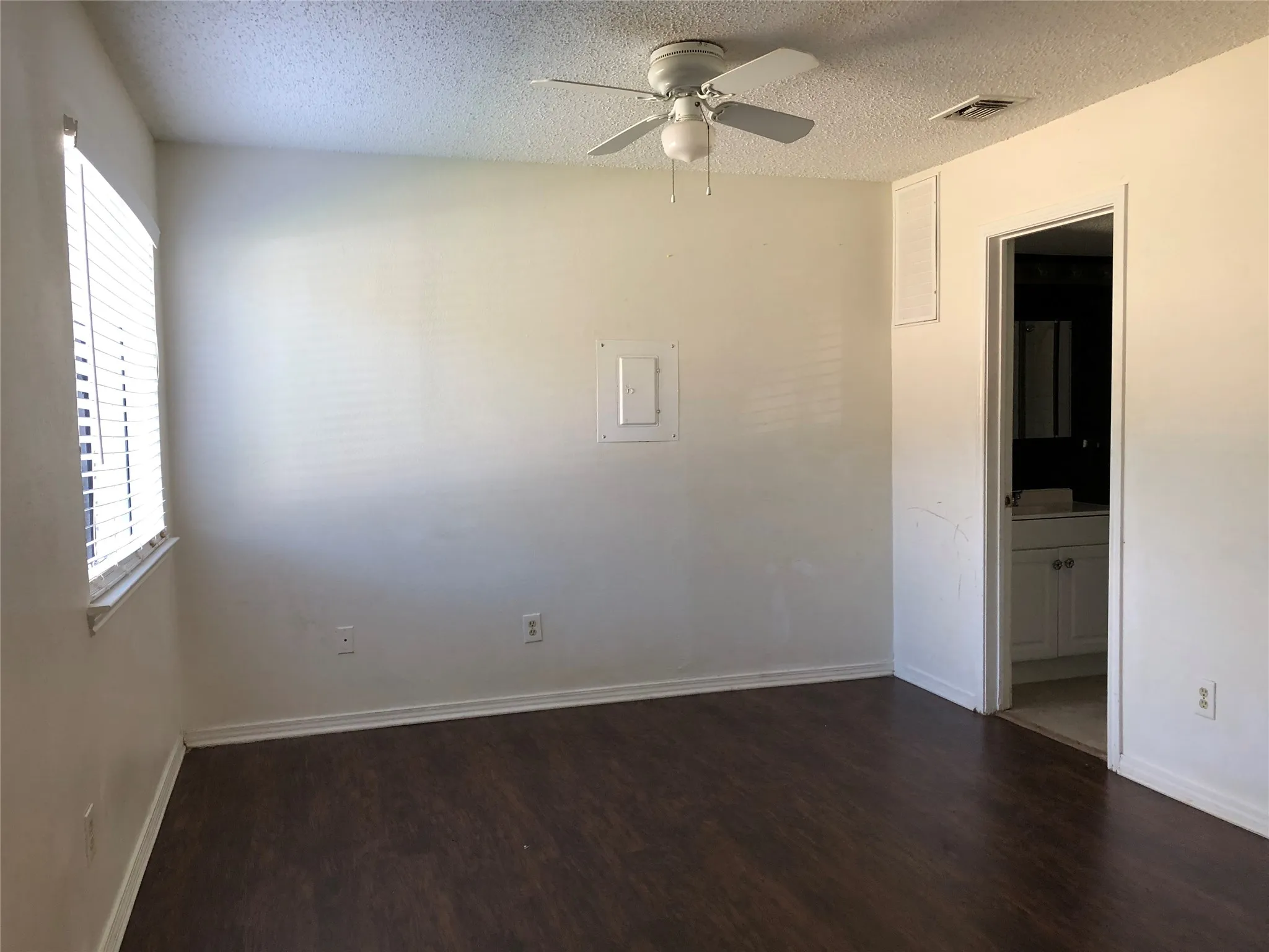 Condominium For Sale in Dallas County , 9829 Walnut Street O104, Dallas, Texas 75243, 1 Bedroom, 1 Bathroom, Garage spaces, 551 Sqft, built in 2015, mls#21383308, Real Estate Agent in Dallas, Homes For Sale in Dallas county, Homes For Sale in Dallas, Realtor in Dallas Texas, Real Estate Brokerage Independent Realty Texas, Luminita Cordes Realtor