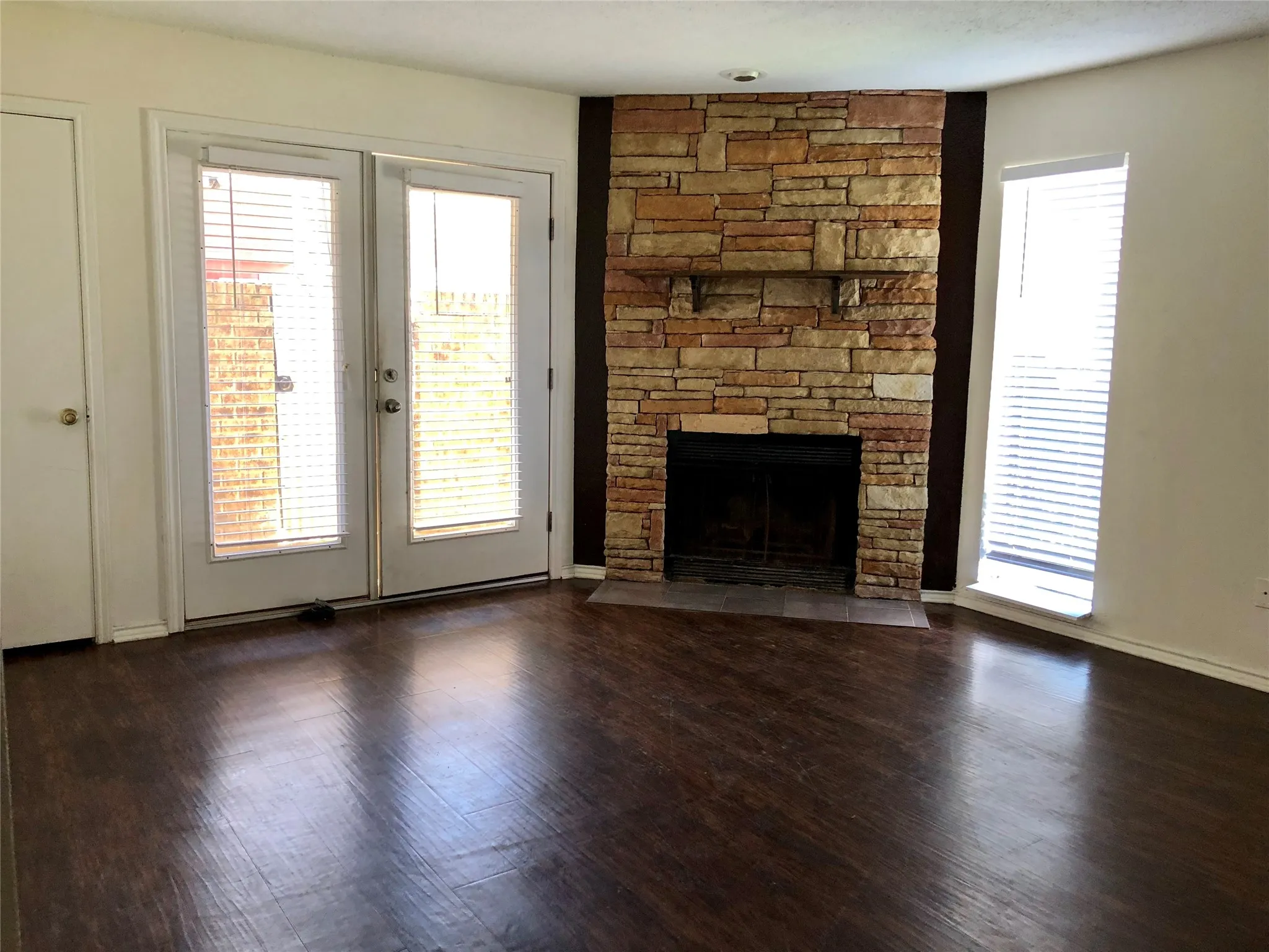 Condominium For Sale in Dallas County , 9829 Walnut Street O104, Dallas, Texas 75243, 1 Bedroom, 1 Bathroom, Garage spaces, 551 Sqft, built in 2015, mls#21383308, Real Estate Agent in Dallas, Homes For Sale in Dallas county, Homes For Sale in Dallas, Realtor in Dallas Texas, Real Estate Brokerage Independent Realty Texas, Luminita Cordes Realtor