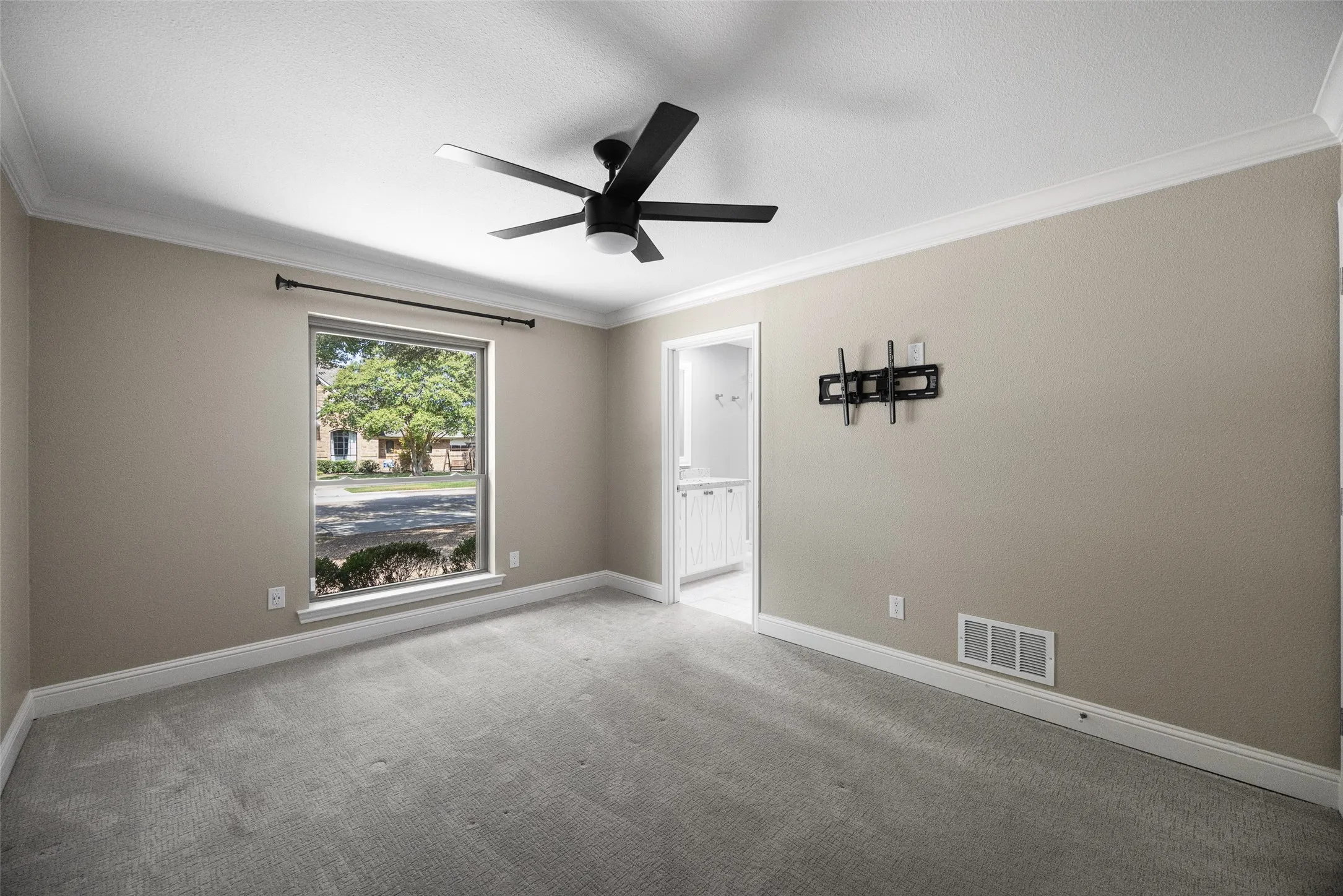 Single Family Residence For Sale in Collin County , 5804 Steeplechase Drive, Plano, Texas 75093, 3 Bedroom, 3 Bathroom, 2 Garage spaces, 3,174 Sqft, built in 1982, mls#21376699, Real Estate Agent in Plano, Homes For Sale in Collin county, Homes For Sale in Plano, Realtor in Plano Texas, Real Estate Brokerage Independent Realty Texas, Luminita Cordes Realtor