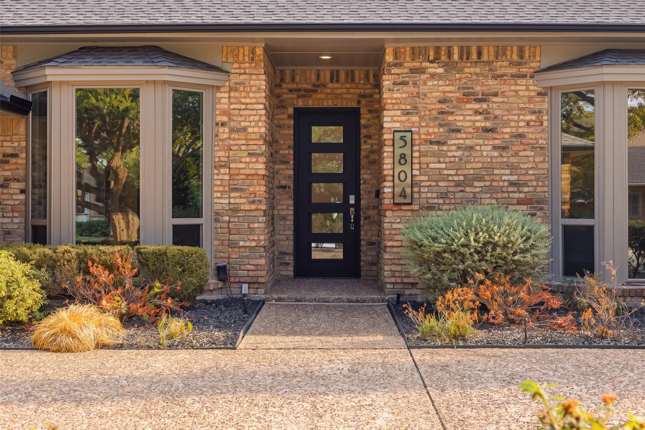 Single Family Residence For Sale in Collin County , 5804 Steeplechase Drive, Plano, Texas 75093, 3 Bedroom, 3 Bathroom, 2 Garage spaces, 3,174 Sqft, built in 1982, mls#21376699, Real Estate Agent in Plano, Homes For Sale in Collin county, Homes For Sale in Plano, Realtor in Plano Texas, Real Estate Brokerage Independent Realty Texas, Luminita Cordes Realtor