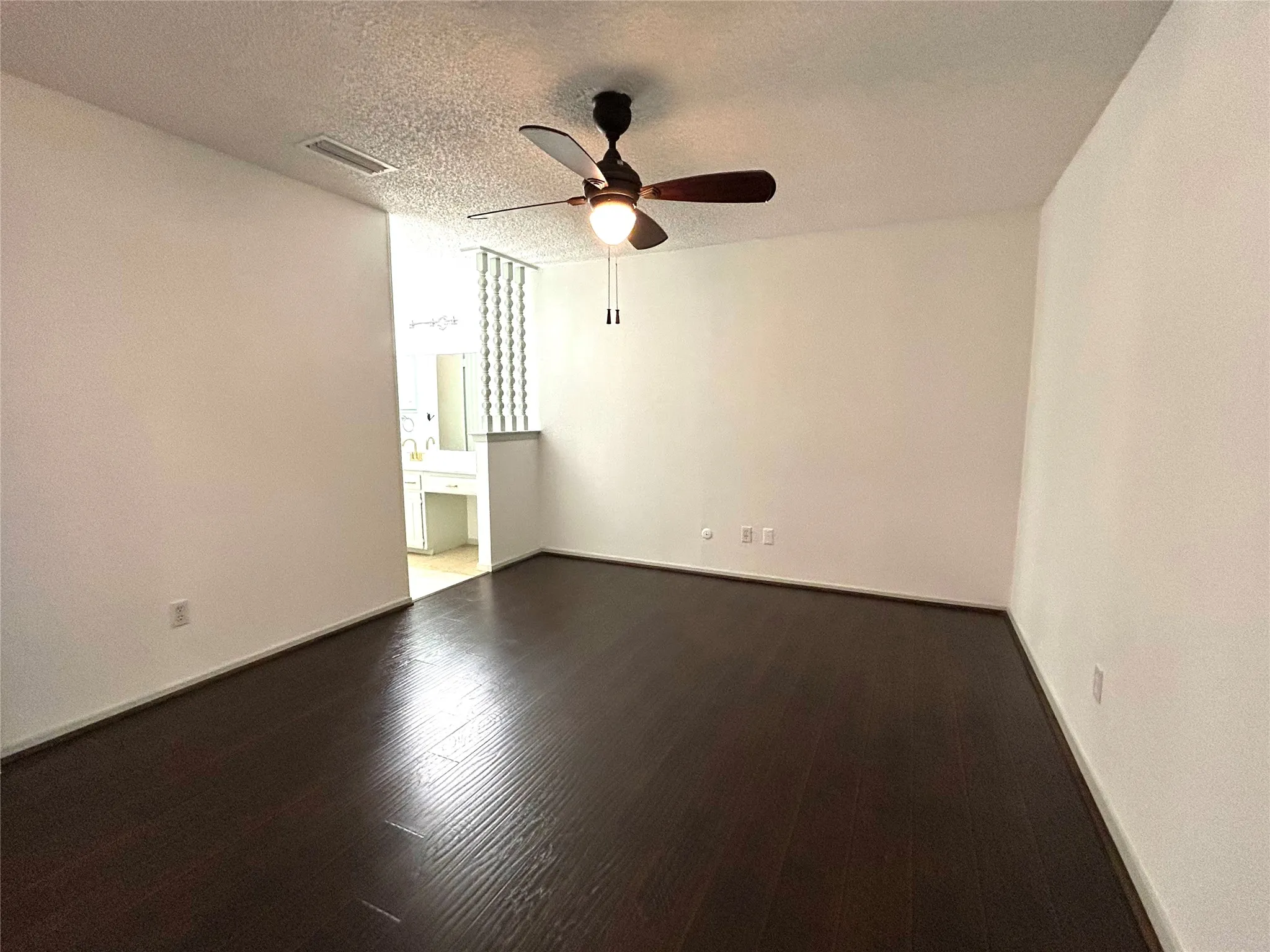 Condominium For Rent in Dallas County , 333 Melrose Drive 12B, Richardson, Texas 75080, 1 Bedroom, 2 Bathroom, Garage spaces, 836 Sqft, built in 1981, mls#21382921, Real Estate Agent in Richardson, Homes For Rent in Dallas county, Homes For Rent in Richardson, Realtor in Richardson Texas, Real Estate Brokerage Independent Realty Texas, Luminita Cordes Realtor