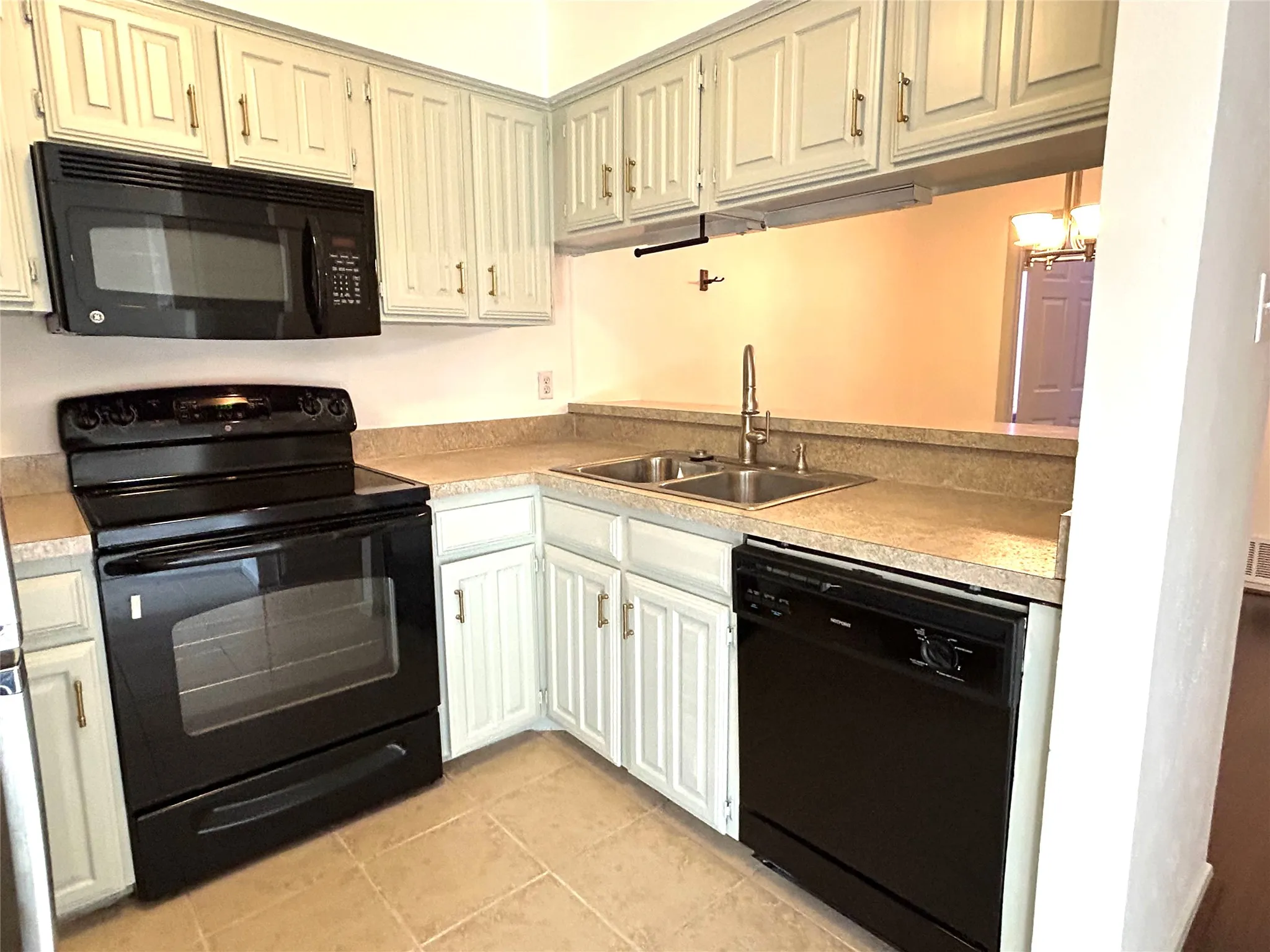 Condominium For Rent in Dallas County , 333 Melrose Drive 12B, Richardson, Texas 75080, 1 Bedroom, 2 Bathroom, Garage spaces, 836 Sqft, built in 1981, mls#21382921, Real Estate Agent in Richardson, Homes For Rent in Dallas county, Homes For Rent in Richardson, Realtor in Richardson Texas, Real Estate Brokerage Independent Realty Texas, Luminita Cordes Realtor