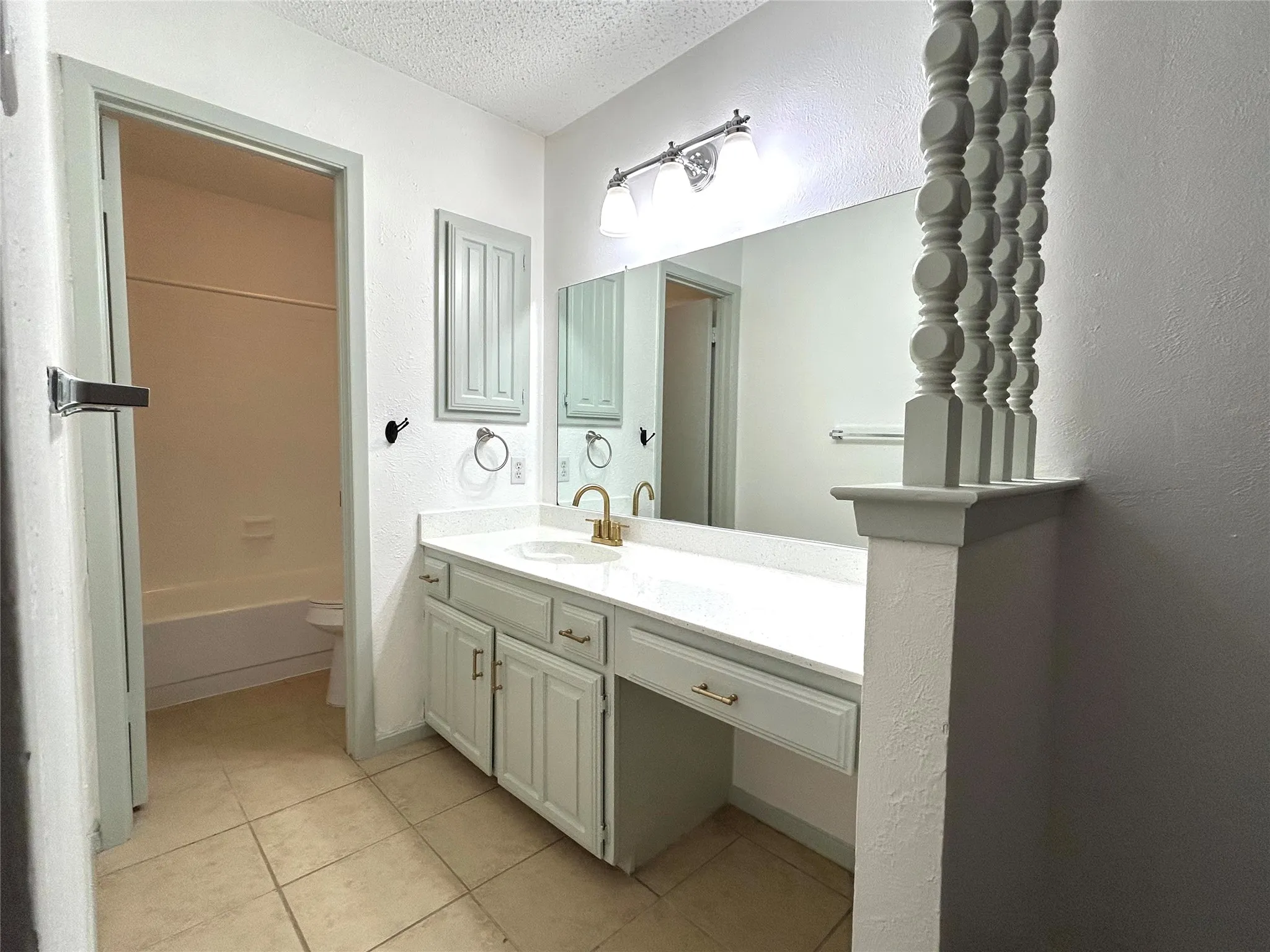 Condominium For Rent in Dallas County , 333 Melrose Drive 12B, Richardson, Texas 75080, 1 Bedroom, 2 Bathroom, Garage spaces, 836 Sqft, built in 1981, mls#21382921, Real Estate Agent in Richardson, Homes For Rent in Dallas county, Homes For Rent in Richardson, Realtor in Richardson Texas, Real Estate Brokerage Independent Realty Texas, Luminita Cordes Realtor