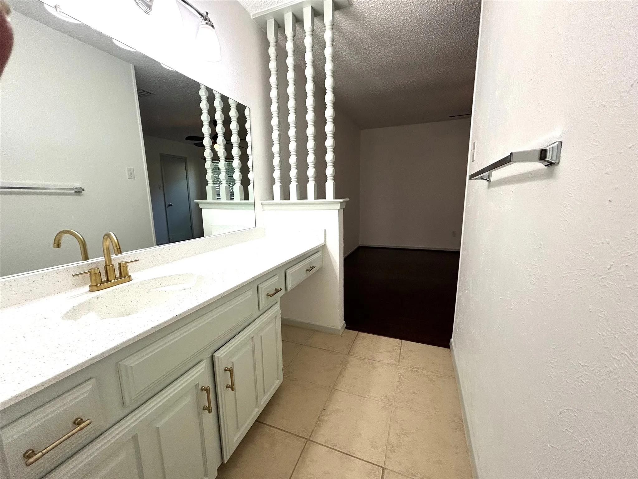 Condominium For Rent in Dallas County , 333 Melrose Drive 12B, Richardson, Texas 75080, 1 Bedroom, 2 Bathroom, Garage spaces, 836 Sqft, built in 1981, mls#21382921, Real Estate Agent in Richardson, Homes For Rent in Dallas county, Homes For Rent in Richardson, Realtor in Richardson Texas, Real Estate Brokerage Independent Realty Texas, Luminita Cordes Realtor