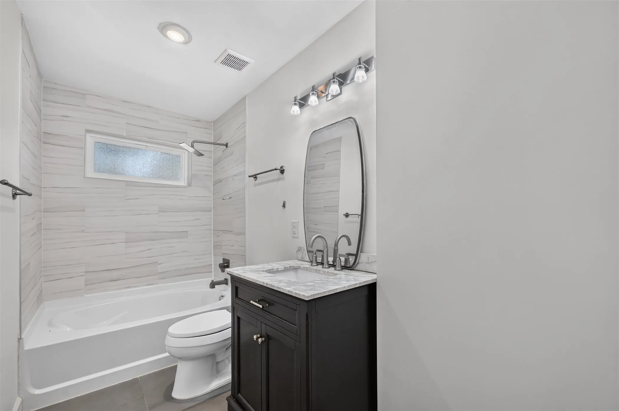 Single Family Residence For Rent in Dallas County , 13749 Pyramid Drive, Farmers Branch, Texas 75234, 3 Bedroom, 2 Bathroom, 2 Garage spaces, 1,364 Sqft, built in 1956, mls#21383370, Real Estate Agent in Farmers Branch, Homes For Rent in Dallas county, Homes For Rent in Farmers Branch, Realtor in Farmers Branch Texas, Real Estate Brokerage Independent Realty Texas, Luminita Cordes Realtor