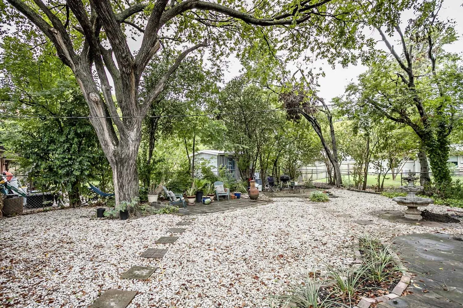 Single Family Residence For Rent in Dallas County , 13749 Pyramid Drive, Farmers Branch, Texas 75234, 3 Bedroom, 2 Bathroom, 2 Garage spaces, 1,364 Sqft, built in 1956, mls#21383370, Real Estate Agent in Farmers Branch, Homes For Rent in Dallas county, Homes For Rent in Farmers Branch, Realtor in Farmers Branch Texas, Real Estate Brokerage Independent Realty Texas, Luminita Cordes Realtor