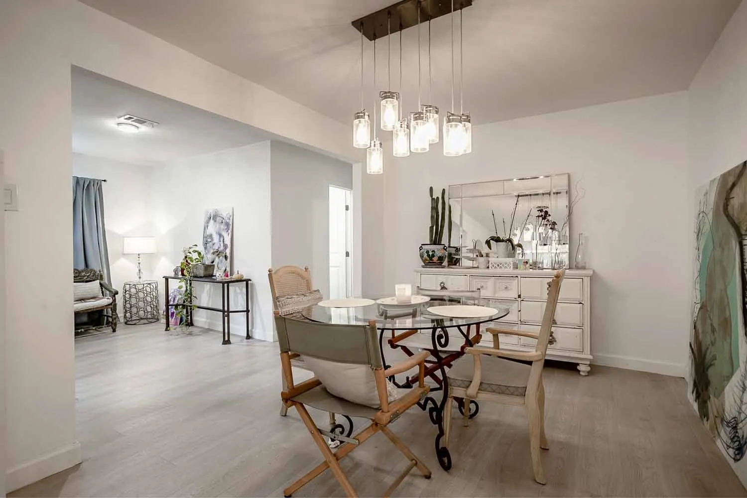 Single Family Residence For Rent in Dallas County , 13749 Pyramid Drive, Farmers Branch, Texas 75234, 3 Bedroom, 2 Bathroom, 2 Garage spaces, 1,364 Sqft, built in 1956, mls#21383370, Real Estate Agent in Farmers Branch, Homes For Rent in Dallas county, Homes For Rent in Farmers Branch, Realtor in Farmers Branch Texas, Real Estate Brokerage Independent Realty Texas, Luminita Cordes Realtor