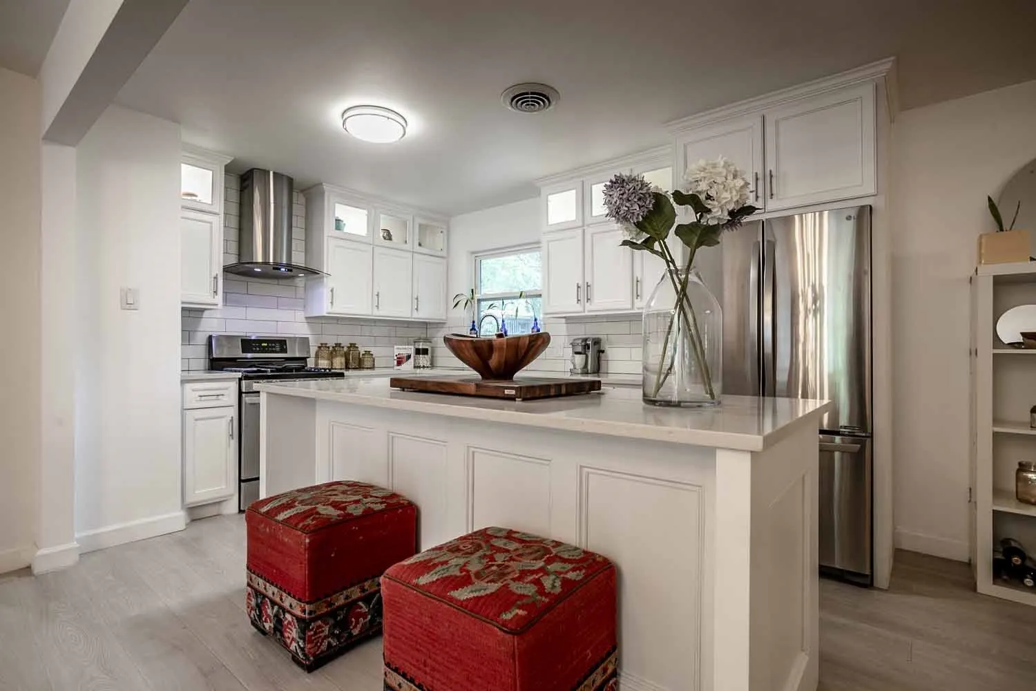 Single Family Residence For Rent in Dallas County , 13749 Pyramid Drive, Farmers Branch, Texas 75234, 3 Bedroom, 2 Bathroom, 2 Garage spaces, 1,364 Sqft, built in 1956, mls#21383370, Real Estate Agent in Farmers Branch, Homes For Rent in Dallas county, Homes For Rent in Farmers Branch, Realtor in Farmers Branch Texas, Real Estate Brokerage Independent Realty Texas, Luminita Cordes Realtor