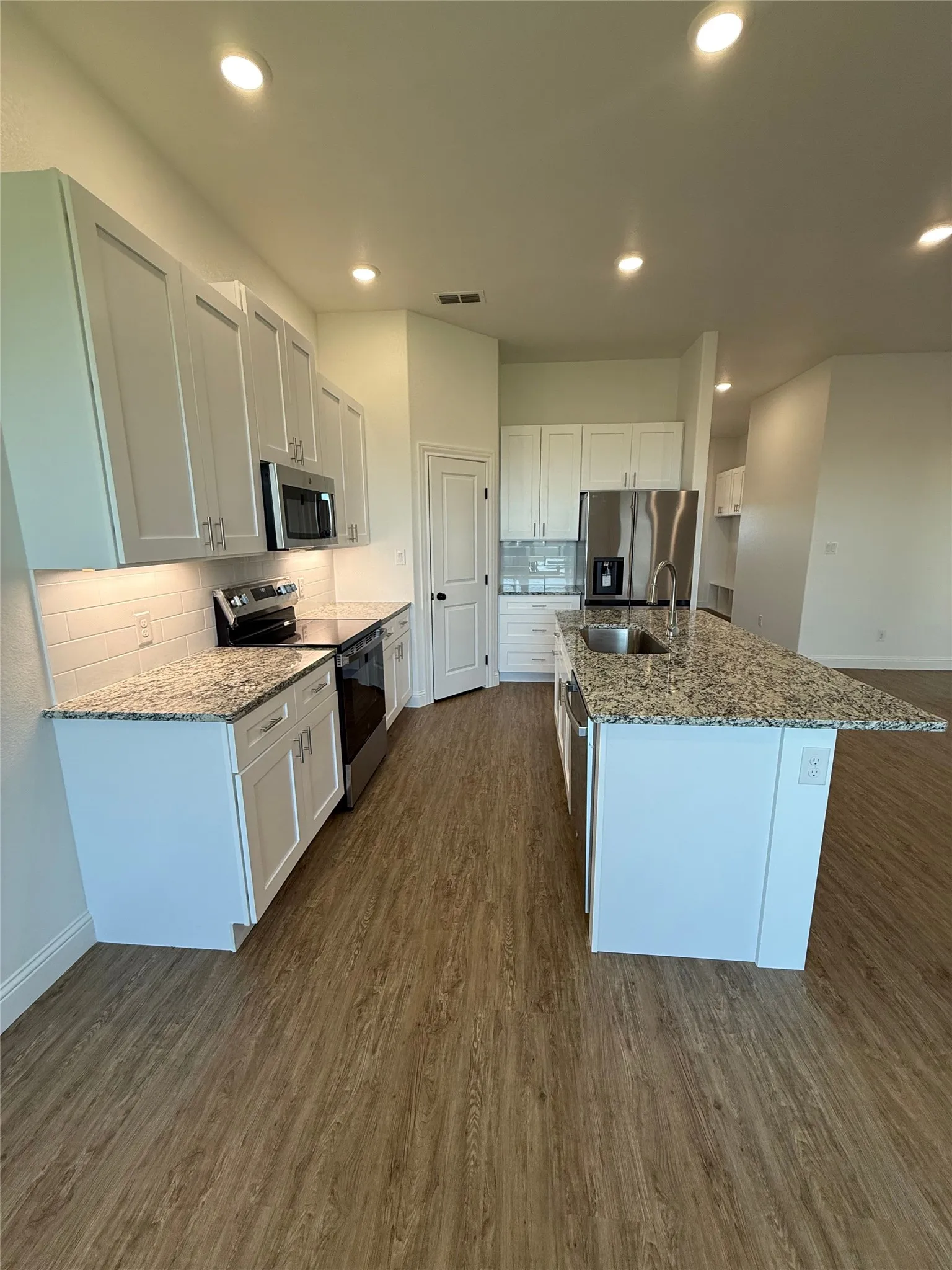 Duplex For Rent in Taylor County , 316 Woodstock Lane, Abilene, Texas 79602, 3 Bedroom, 2 Bathroom, 2 Garage spaces, 1,439 Sqft, built in 2025, mls#21383371, Real Estate Agent in Abilene, Homes For Rent in Taylor county, Homes For Rent in Abilene, Realtor in Abilene Texas, Real Estate Brokerage Independent Realty Texas, Luminita Cordes Realtor