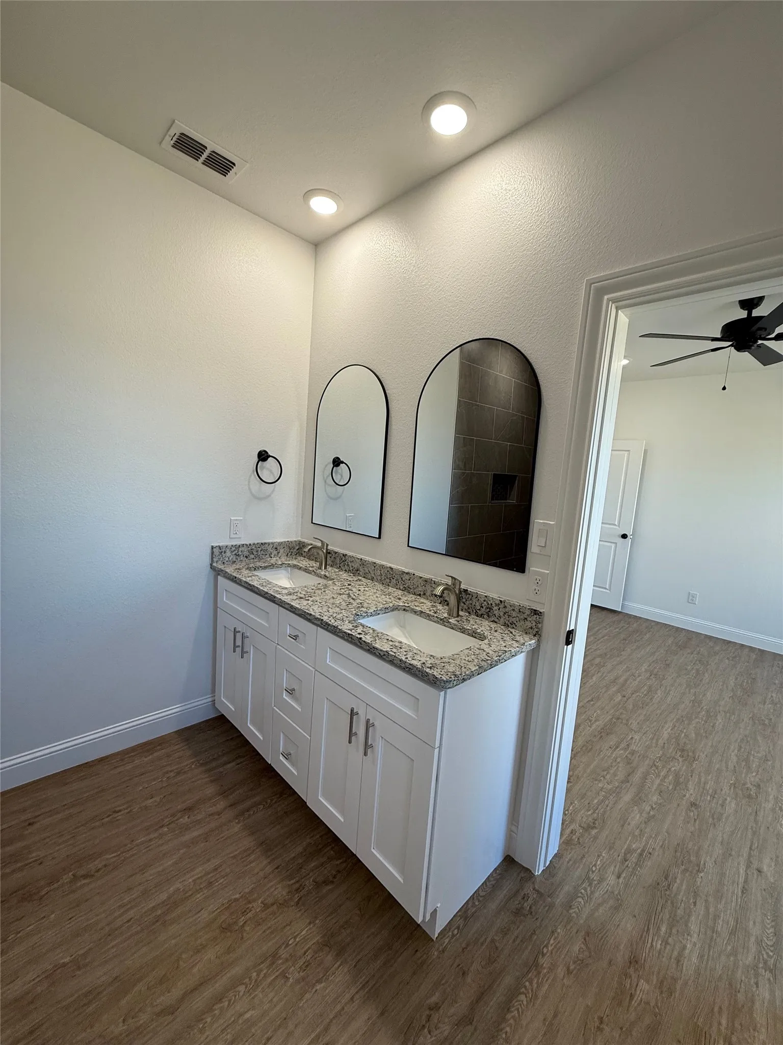 Duplex For Rent in Taylor County , 316 Woodstock Lane, Abilene, Texas 79602, 3 Bedroom, 2 Bathroom, 2 Garage spaces, 1,439 Sqft, built in 2025, mls#21383371, Real Estate Agent in Abilene, Homes For Rent in Taylor county, Homes For Rent in Abilene, Realtor in Abilene Texas, Real Estate Brokerage Independent Realty Texas, Luminita Cordes Realtor