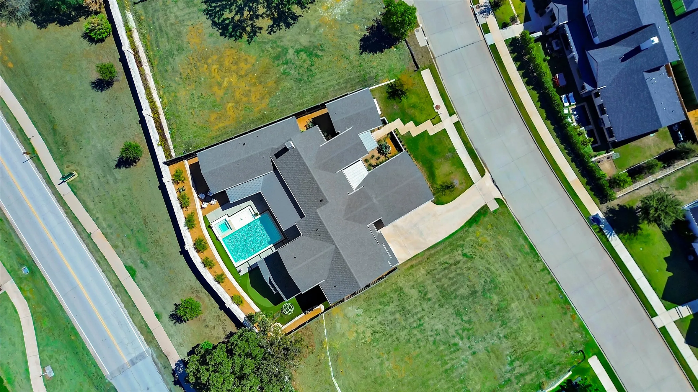 Single Family Residence For Sale in Tarrant County , 108 Murphy Drive, Southlake, Texas 76092, 5 Bedroom, 6 Bathroom, 3 Garage spaces, 4,834 Sqft, built in 2022, mls#21360734, Real Estate Agent in Southlake, Homes For Sale in Tarrant county, Homes For Sale in Southlake, Realtor in Southlake Texas, Real Estate Brokerage Independent Realty Texas, Luminita Cordes Realtor
