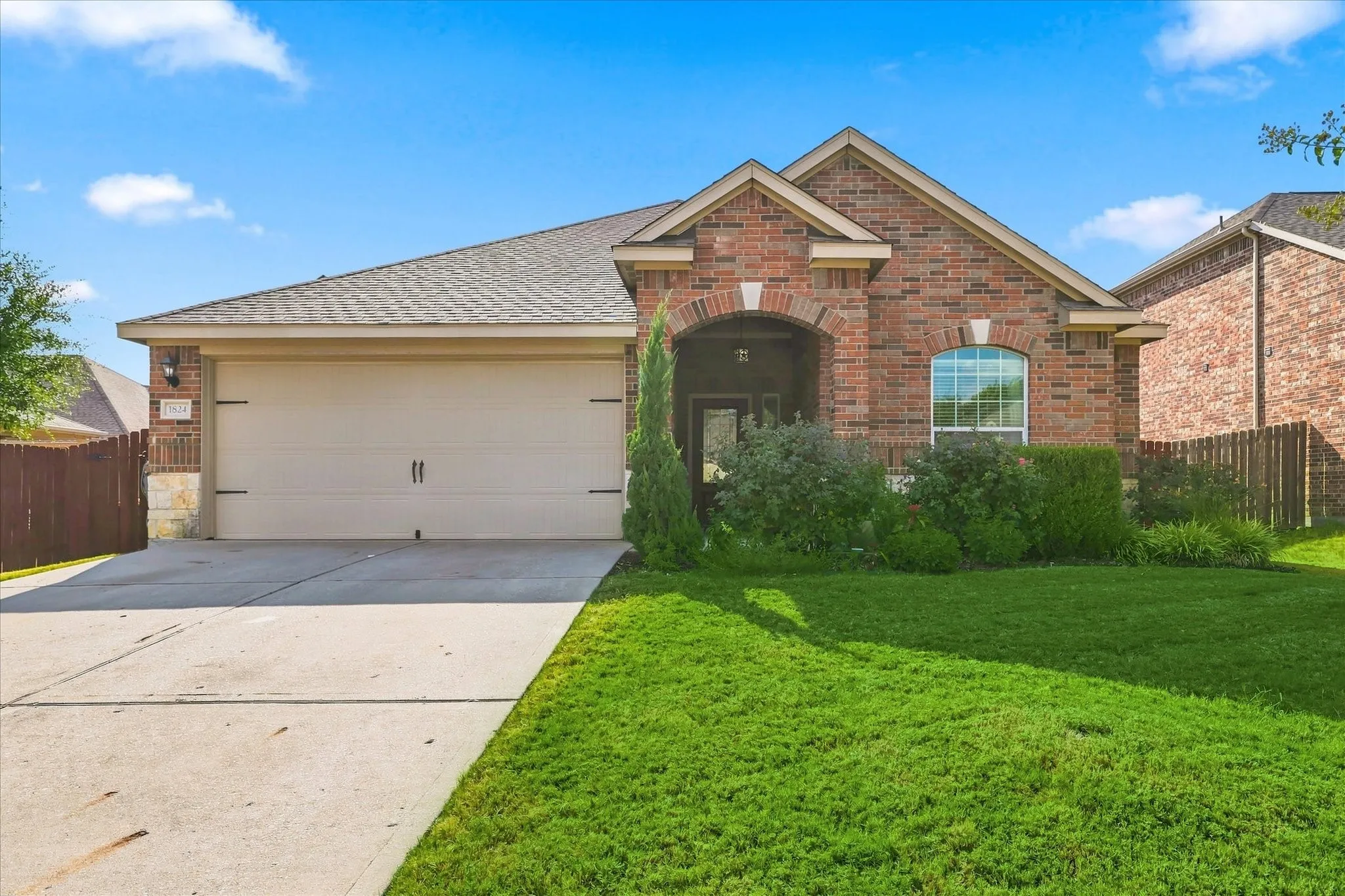 1824 Mesquite Anna, TX located in the Oak Hollow subdivision of Anna, TX. This move-in ready property features great curb appeal and an attached two-car garage. Single Story No Carpet