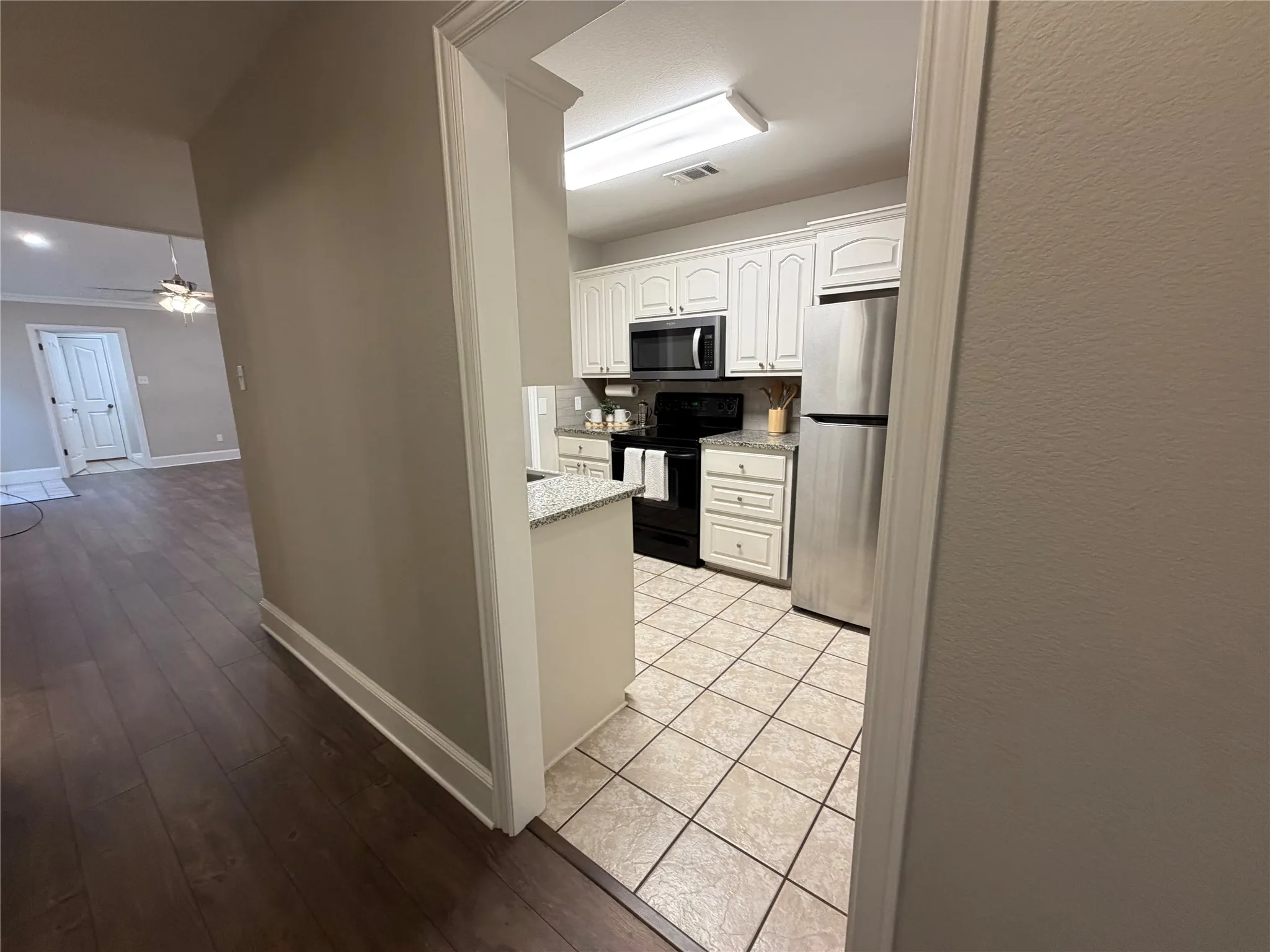 Townhouse For Rent in Hunt County , 502 Oakridge Drive, Greenville, Texas 75402, 3 Bedroom, 2 Bathroom, 1 Garage spaces, 1,271 Sqft, built in 2003, mls#21383352, Real Estate Agent in Greenville, Homes For Rent in Hunt county, Homes For Rent in Greenville, Realtor in Greenville Texas, Real Estate Brokerage Independent Realty Texas, Luminita Cordes Realtor