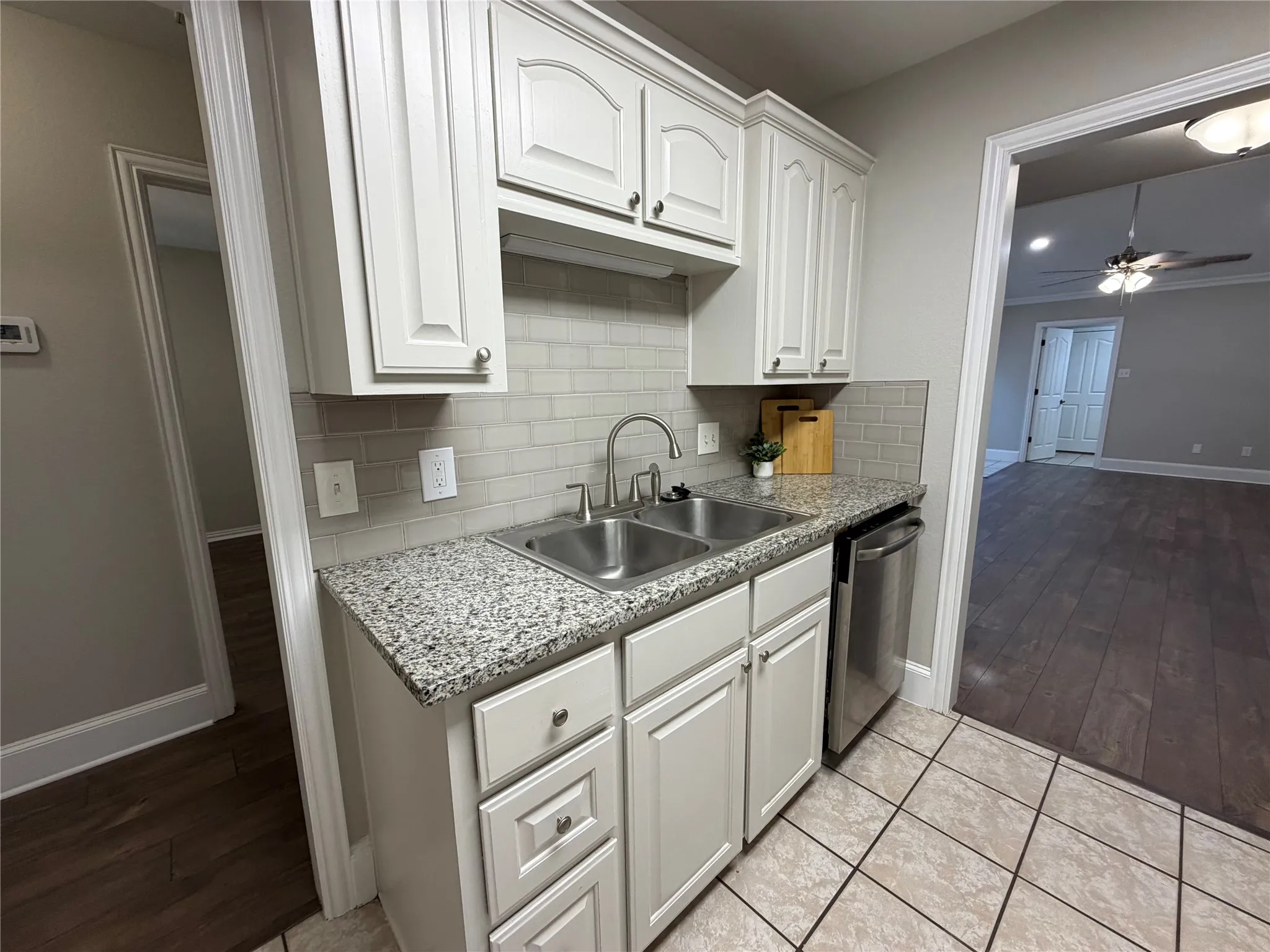 Townhouse For Rent in Hunt County , 502 Oakridge Drive, Greenville, Texas 75402, 3 Bedroom, 2 Bathroom, 1 Garage spaces, 1,271 Sqft, built in 2003, mls#21383352, Real Estate Agent in Greenville, Homes For Rent in Hunt county, Homes For Rent in Greenville, Realtor in Greenville Texas, Real Estate Brokerage Independent Realty Texas, Luminita Cordes Realtor