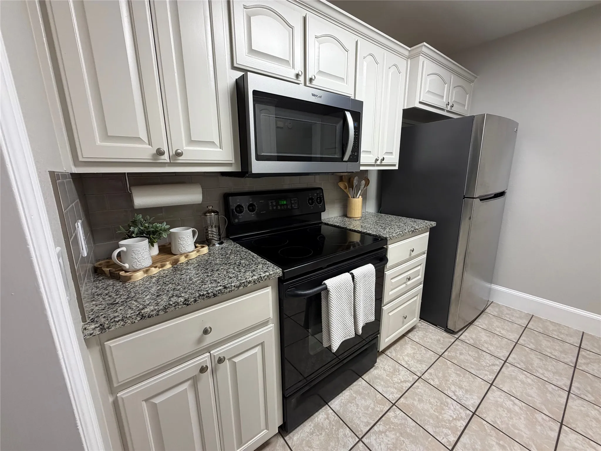 Townhouse For Rent in Hunt County , 502 Oakridge Drive, Greenville, Texas 75402, 3 Bedroom, 2 Bathroom, 1 Garage spaces, 1,271 Sqft, built in 2003, mls#21383352, Real Estate Agent in Greenville, Homes For Rent in Hunt county, Homes For Rent in Greenville, Realtor in Greenville Texas, Real Estate Brokerage Independent Realty Texas, Luminita Cordes Realtor